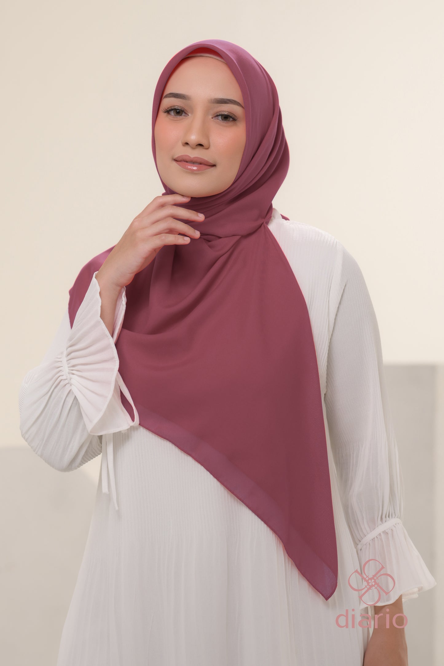Diario - Kerudung Segi Empat Sahara Plain Scarf