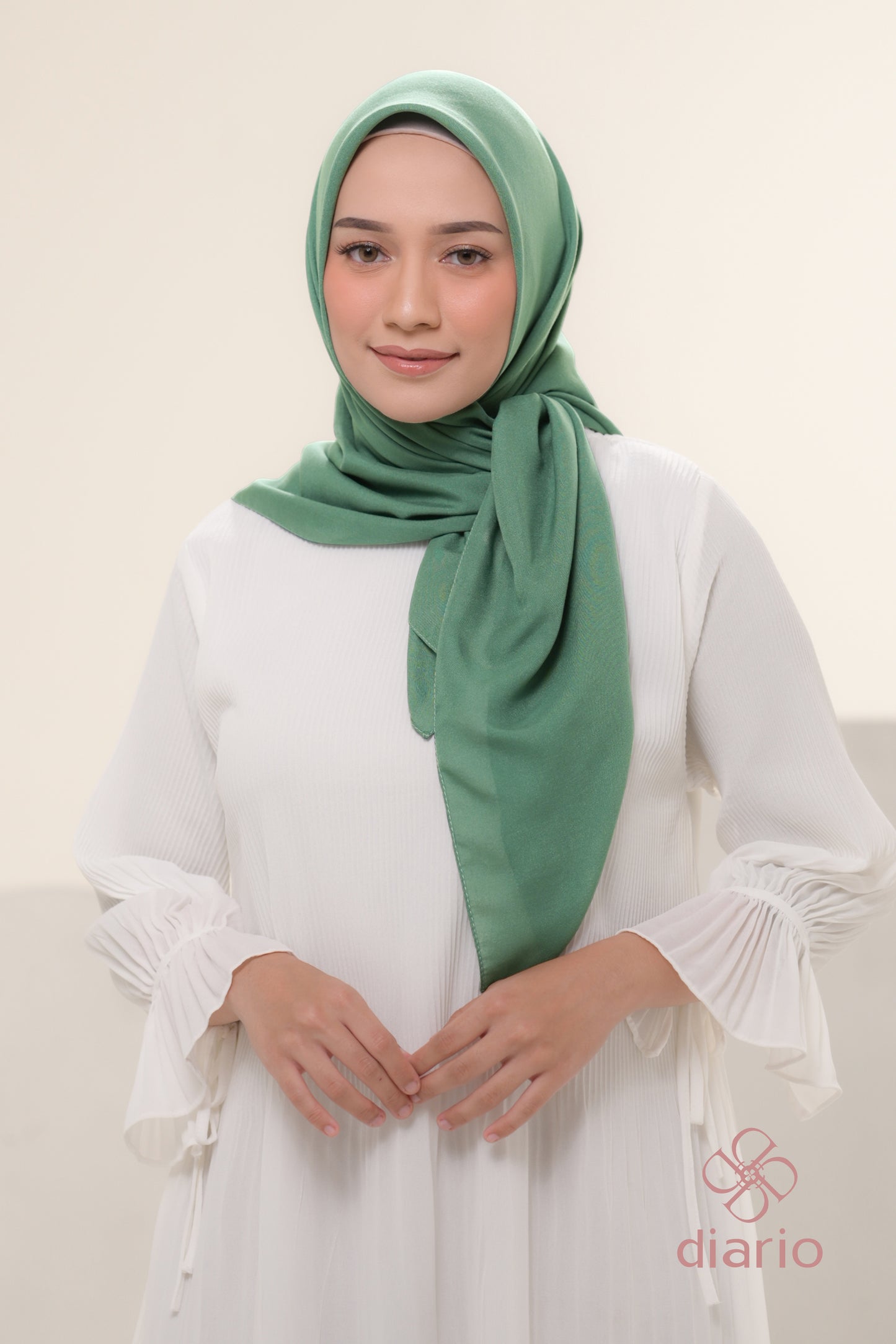 Diario - Kerudung Segi Empat Sahara Plain Scarf