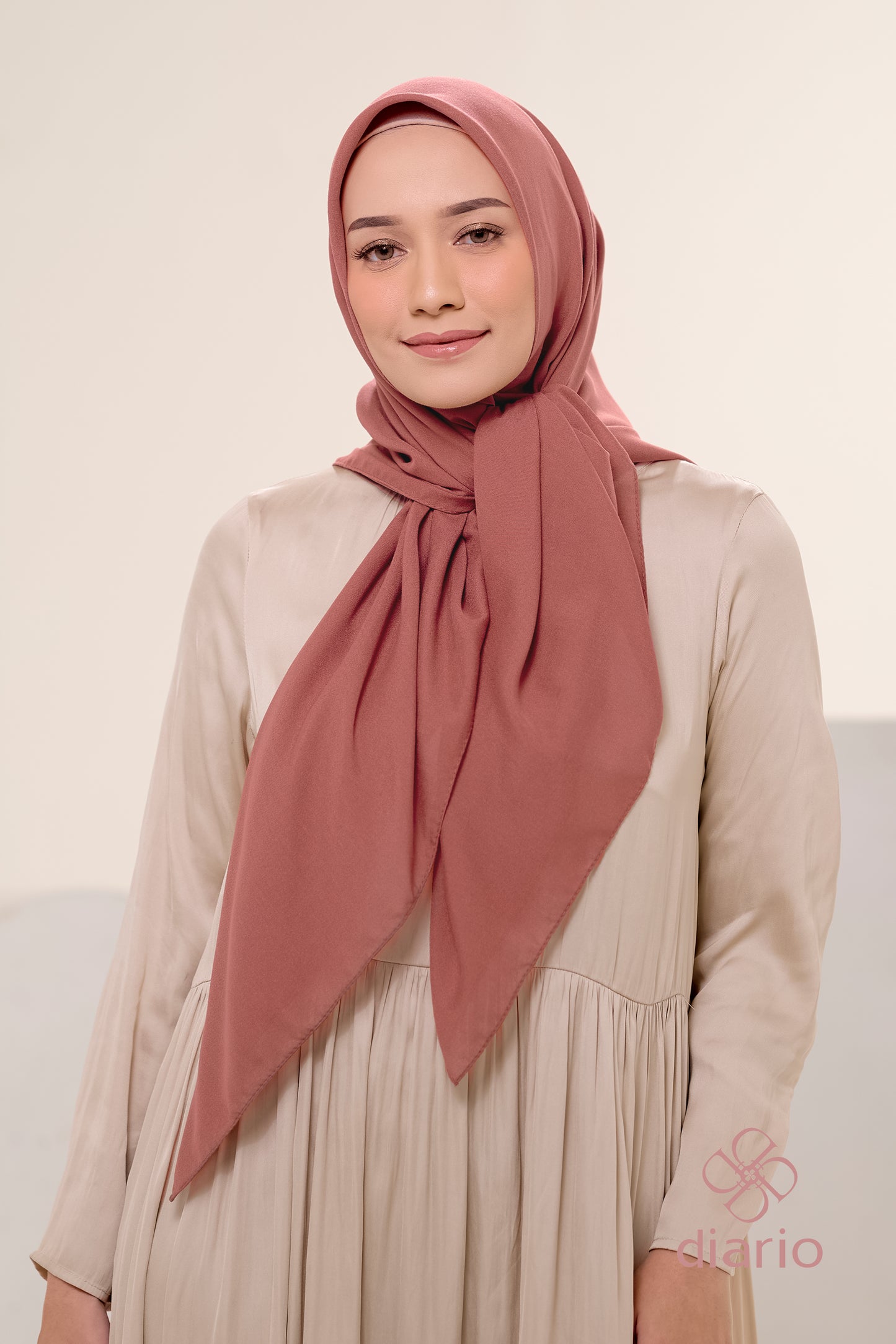 Diario - Kerudung Segi Empat Sahara Plain Scarf
