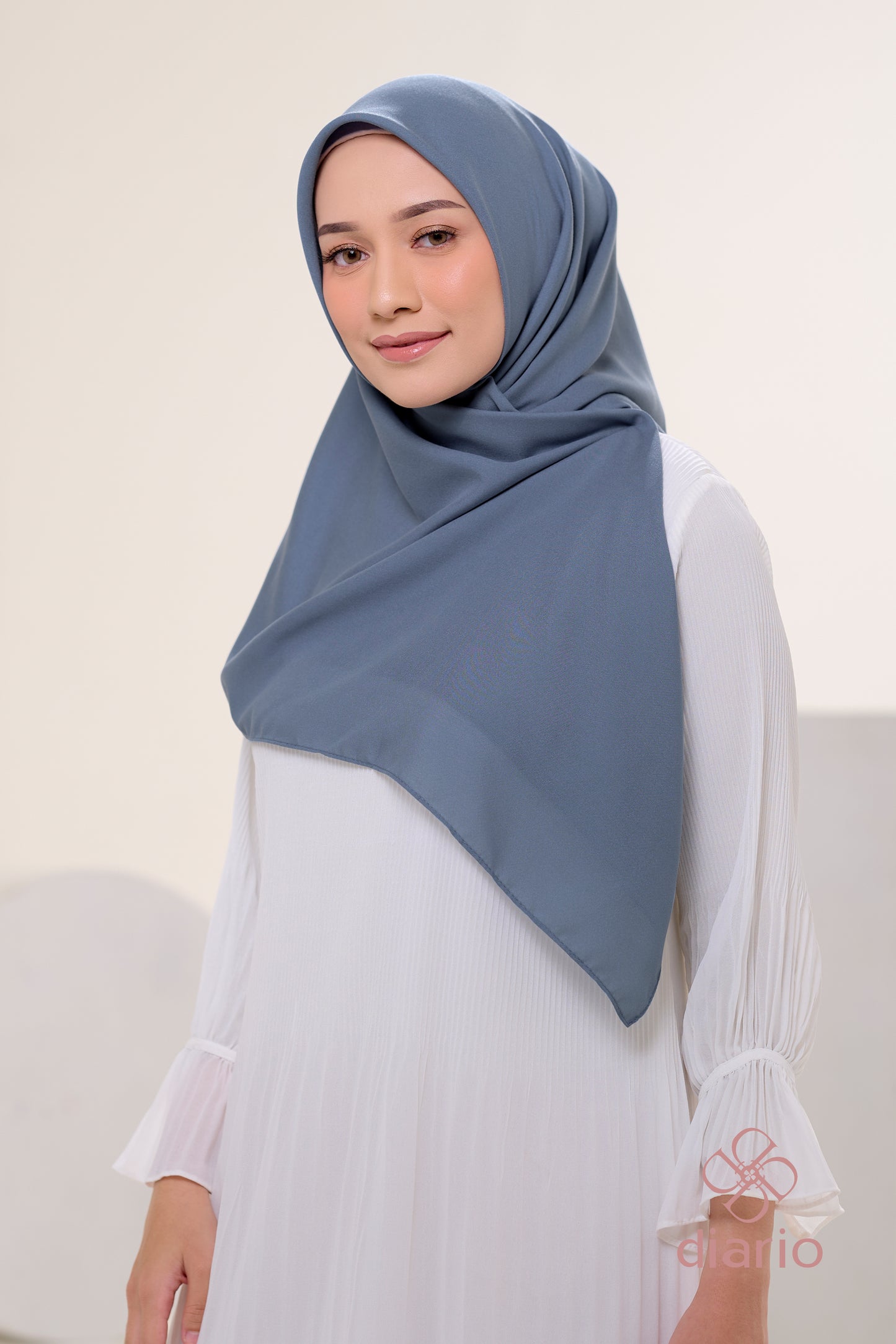 Diario - Kerudung Segi Empat Sahara Plain Scarf