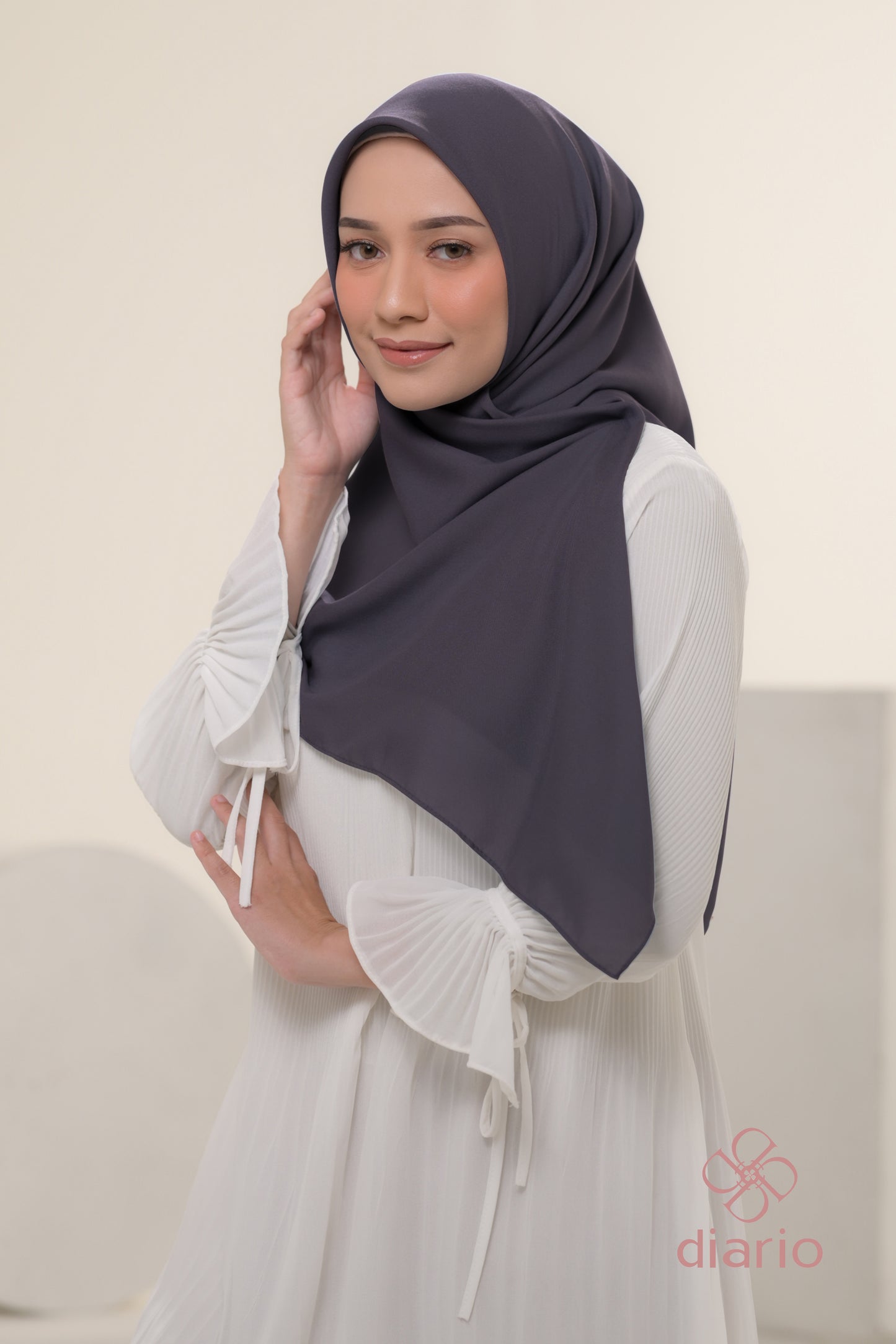Diario - Kerudung Segi Empat Sahara Plain Scarf