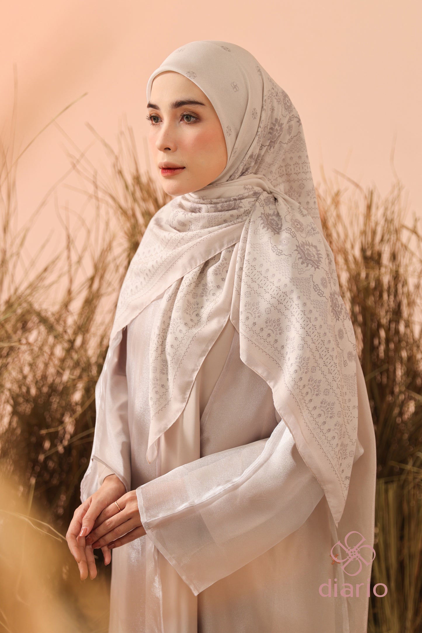 Diario x Hamidah - Kerudung Segi Empat Mouna Series 2.0 Ultrafine