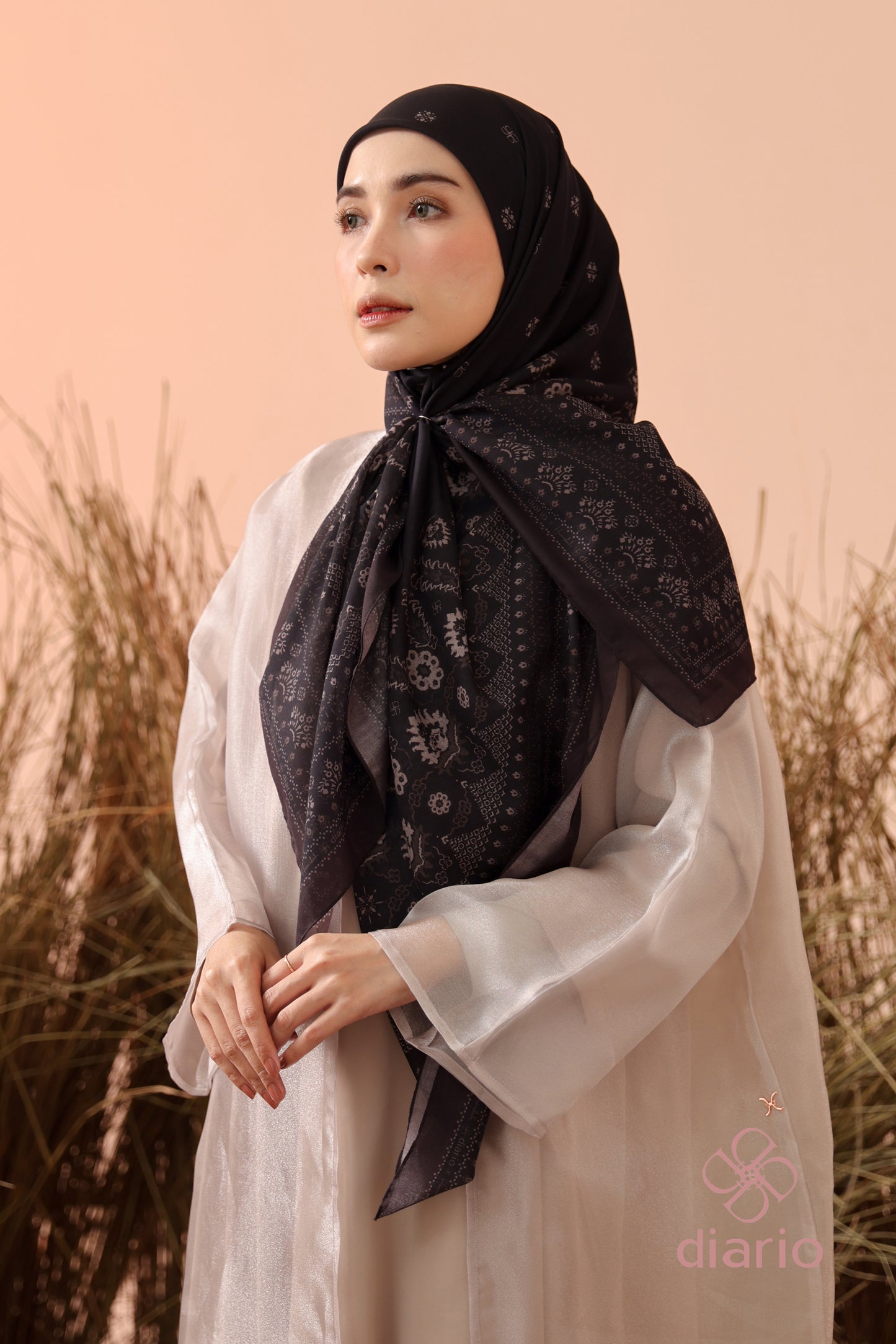 Diario x Hamidah - Kerudung Segi Empat Mouna Series 2.0 Ultrafine