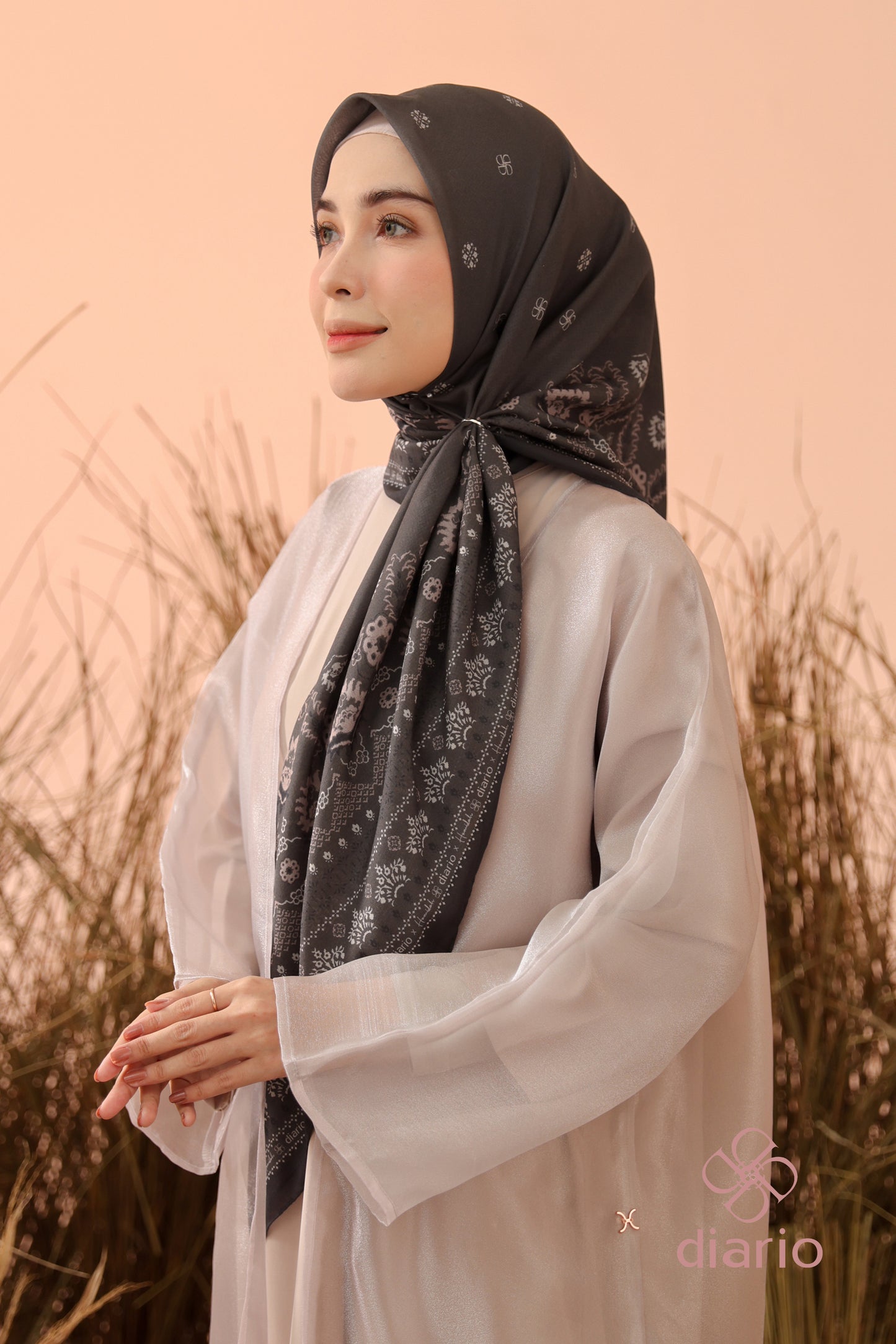 Diario x Hamidah - Kerudung Segi Empat Mouna Series 2.0 Ultrafine
