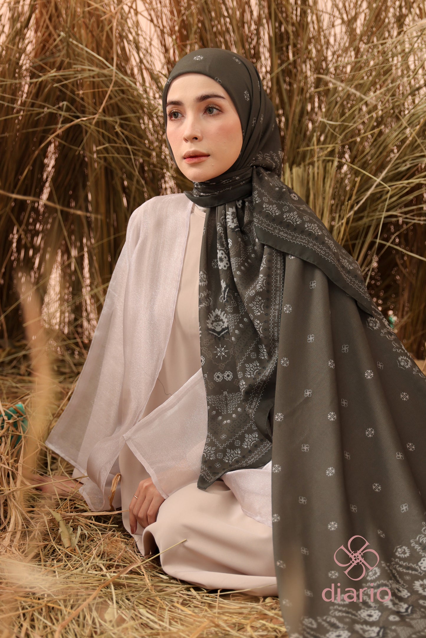 Diario x Hamidah - Kerudung Segi Empat Mouna Series 2.0 Ultrafine