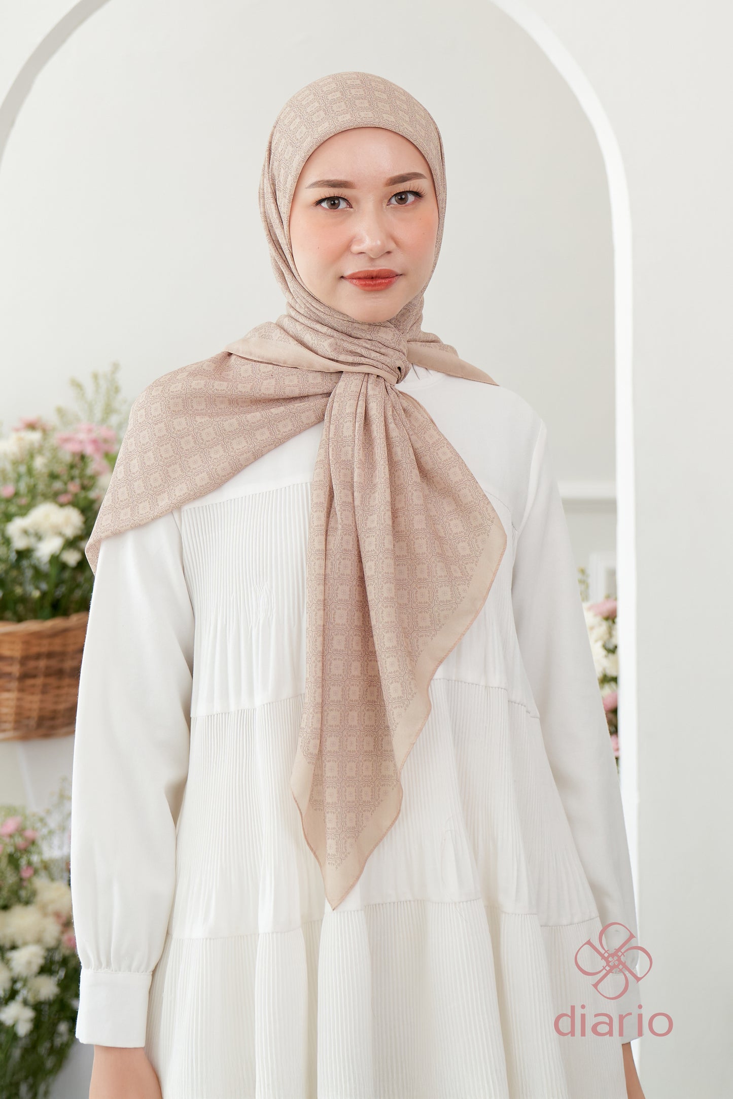 Diario - Ultrafine Tania Scarf Kerudung Segi Empat
