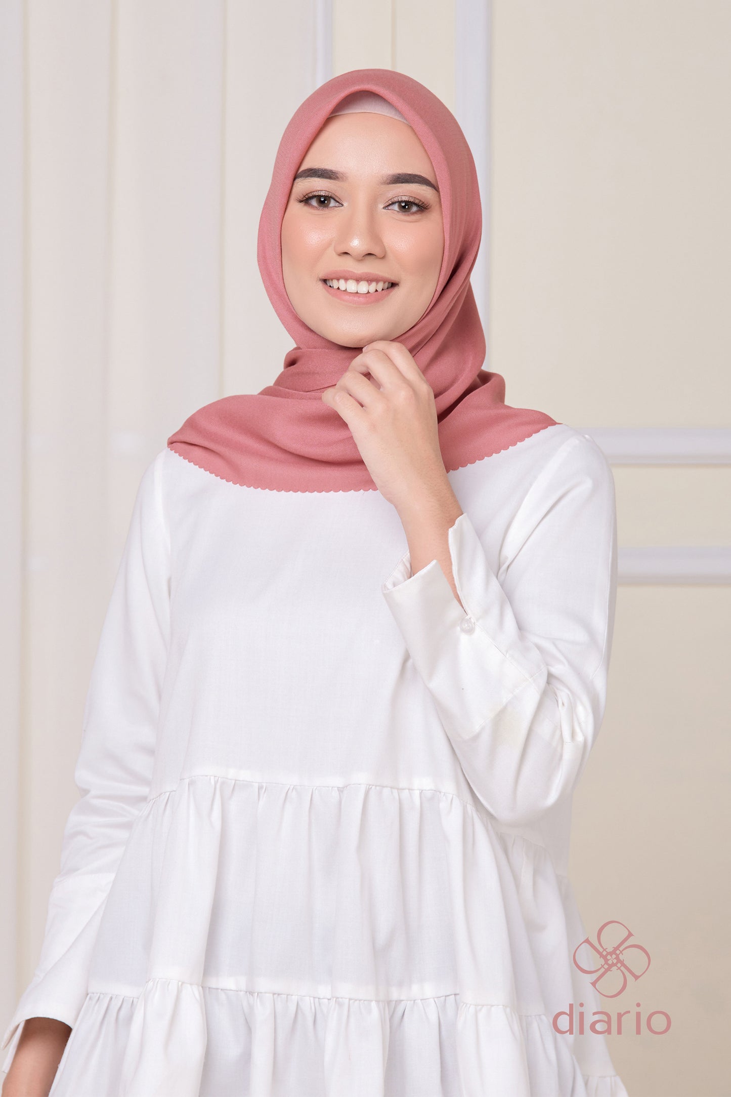 Diario - Kerudung Segi Empat Ultimate LC Plain Scarf