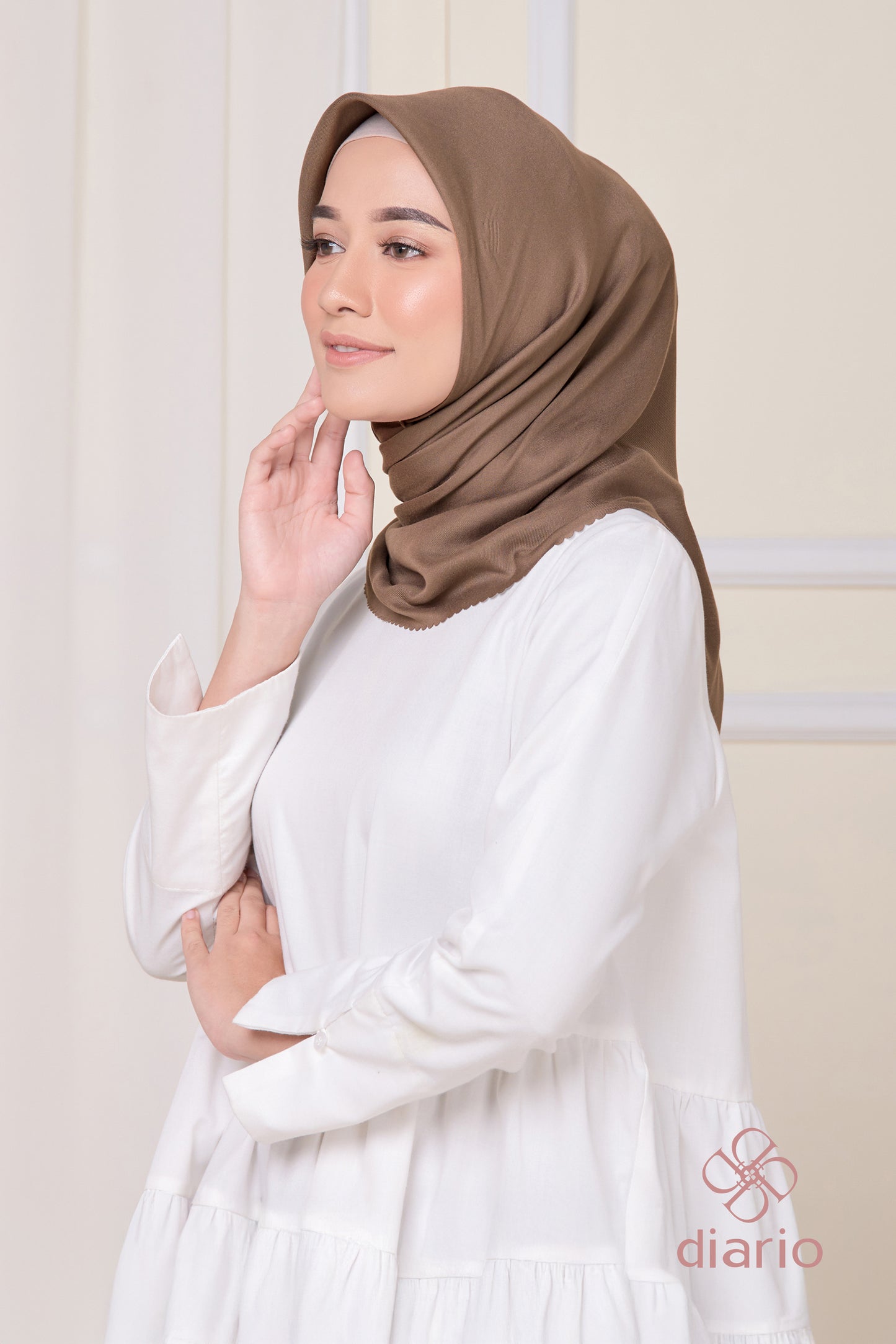 Diario - Kerudung Segi Empat Ultimate LC Plain Scarf