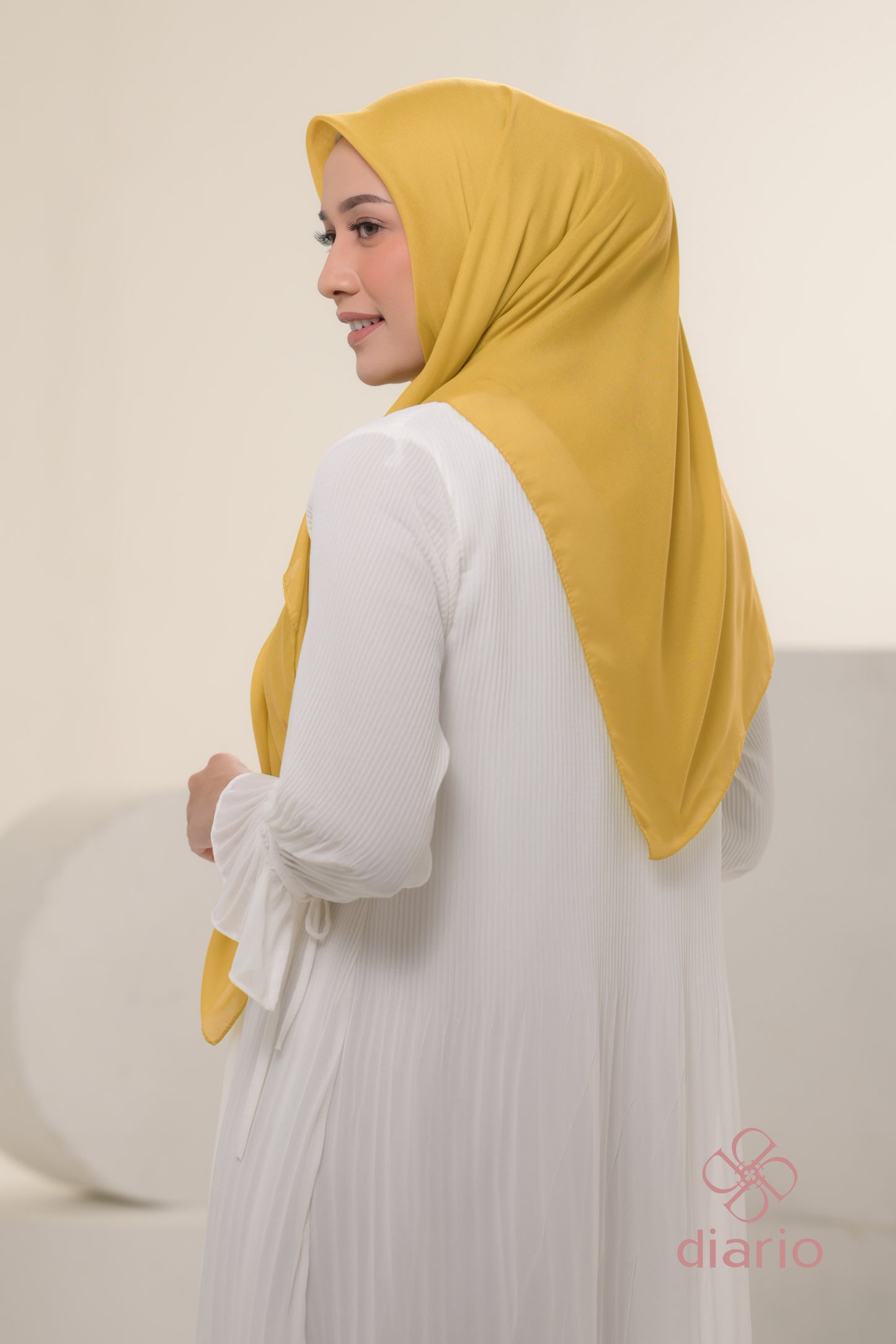 Diario - Kerudung Segi Empat Ultrafine Plain Scarf Voal Yellow Series
