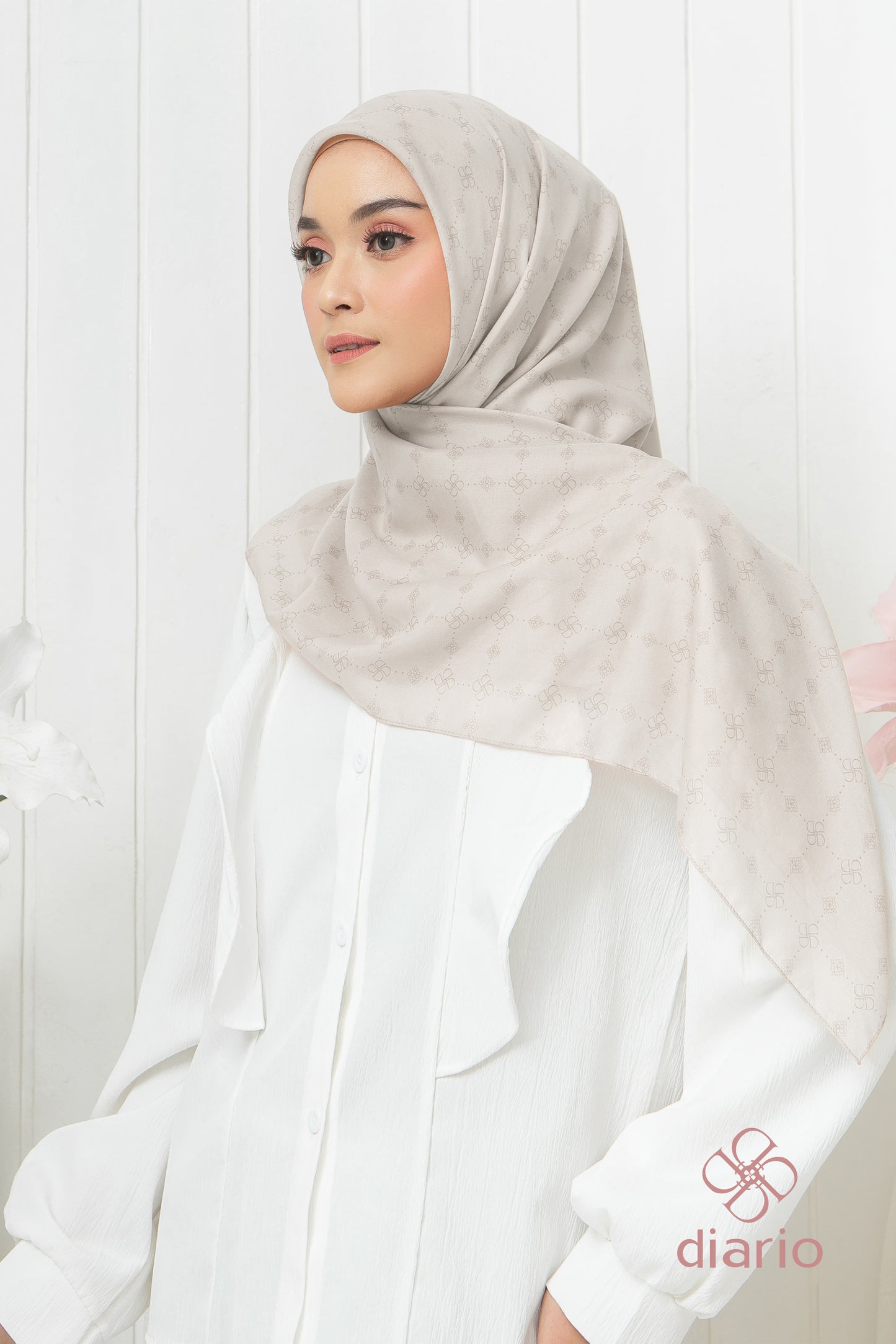 Diario - Ultrafine Amara Scarf Kerudung Segi Empat