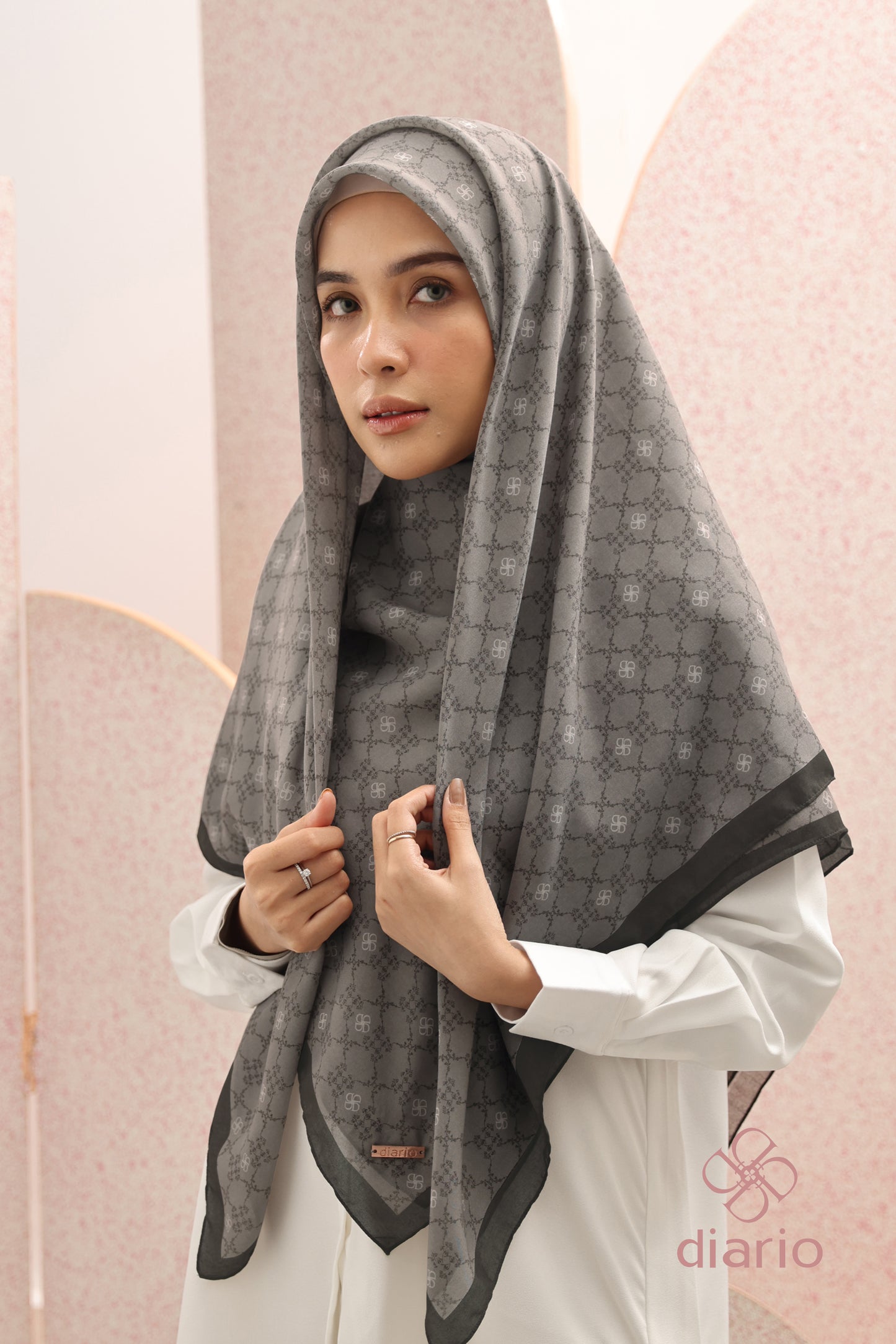 Diario - Ultrafine Athalia Scarf Kerudung Segi Empat