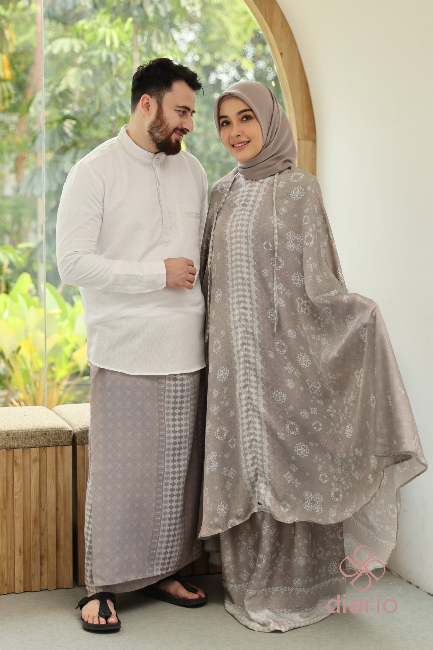 Diario - Hampers Couple Mukena dan Sarung Stucco Elisha Series