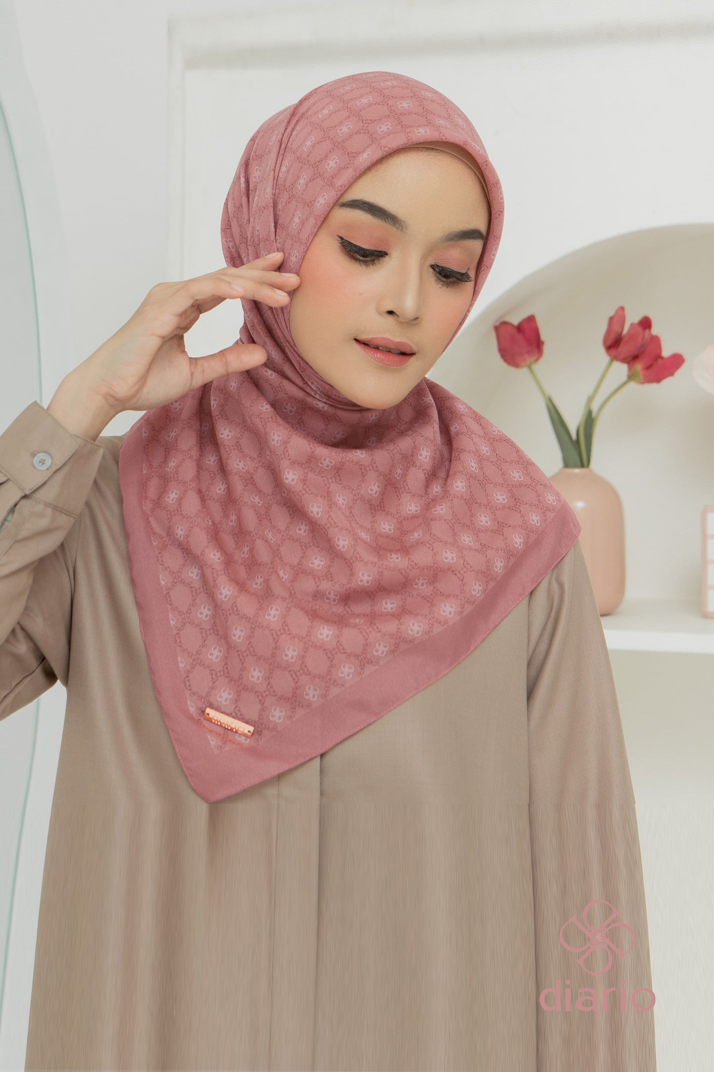 Diario - Ultrafine Ferisha Scarf Kerudung Segi Empat