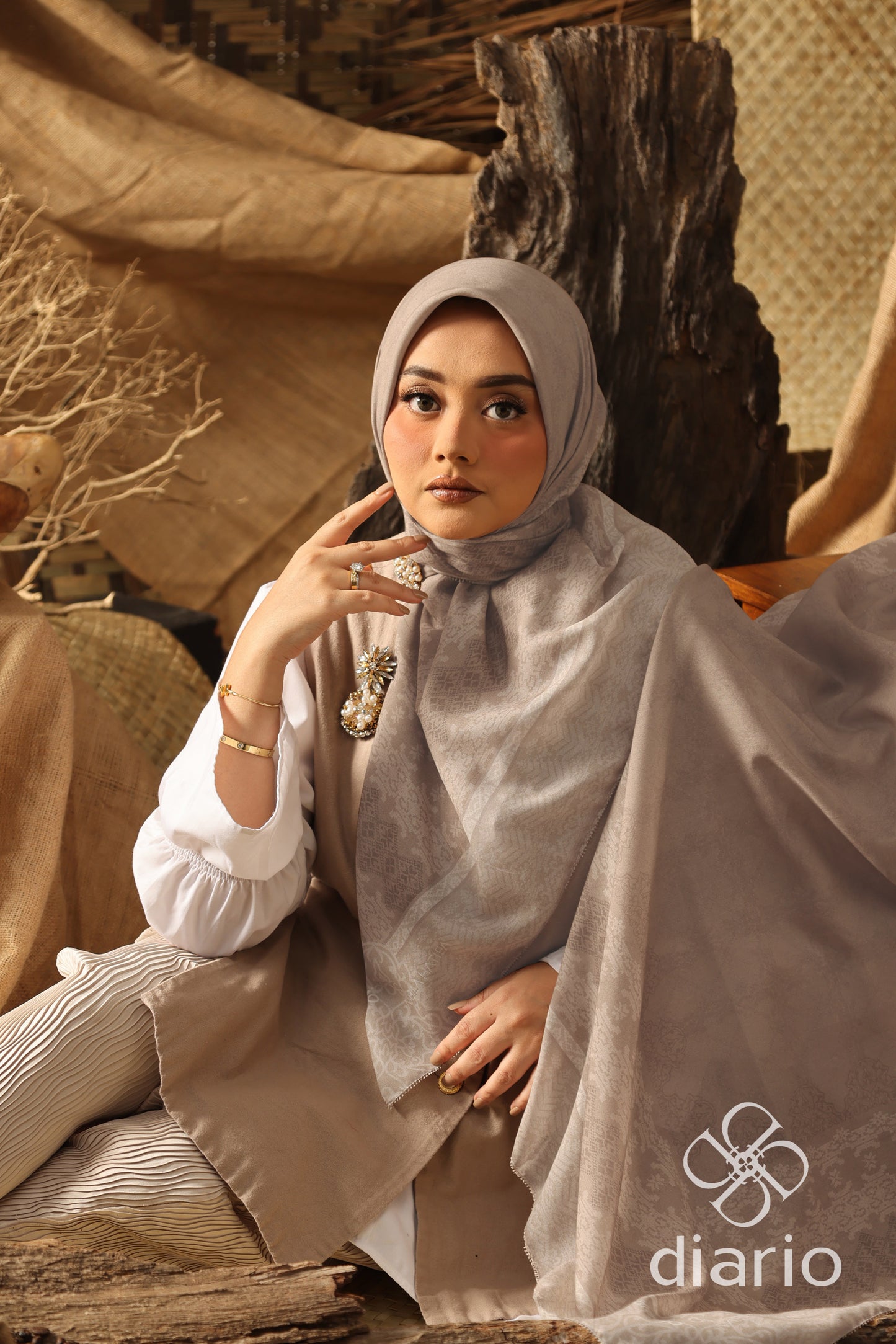 Diario x Nabila Hatifa - Kerudung Segi Empat Gata Series 2.0 Ultrafine