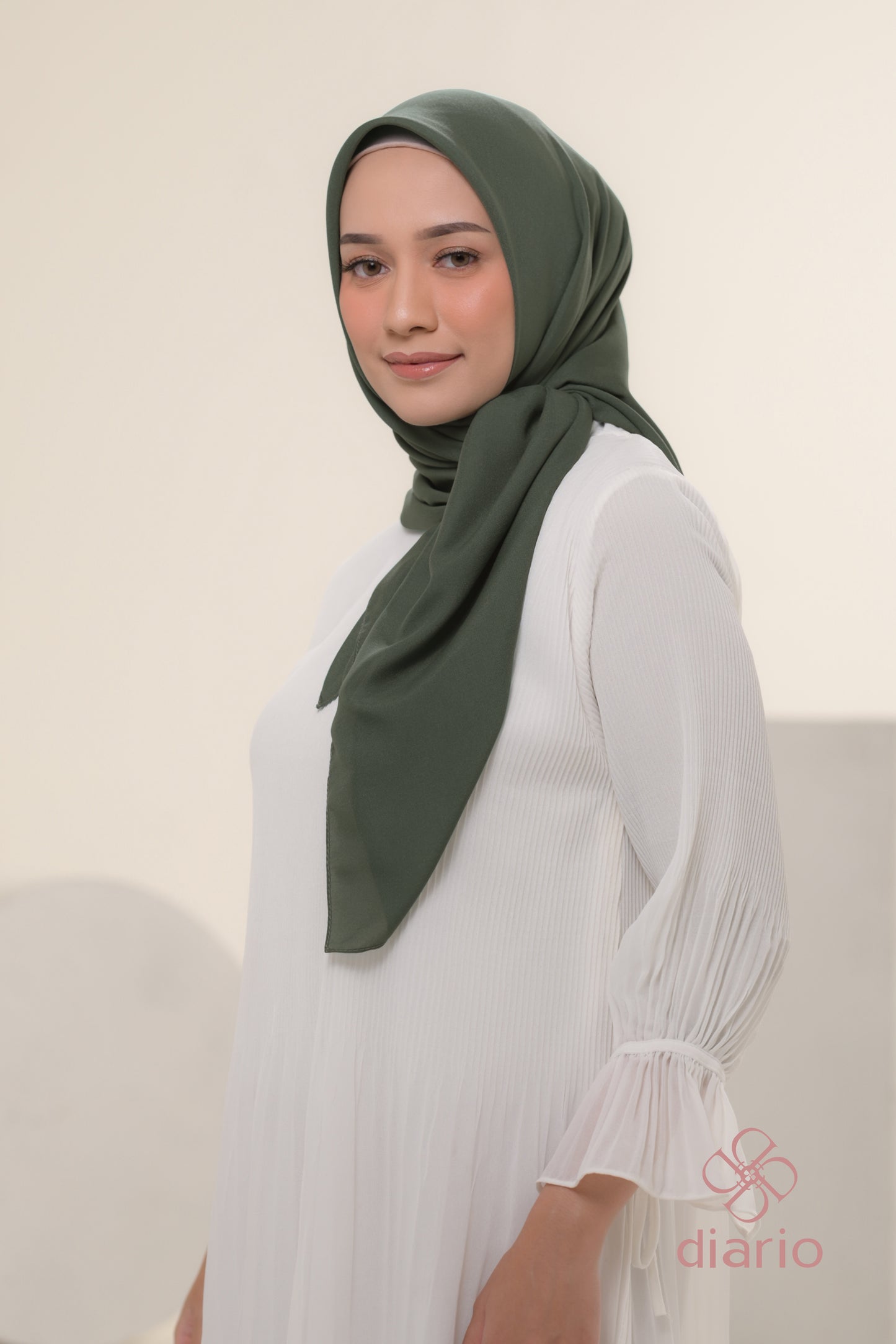 Diario - Kerudung Segi Empat Ultrafine Plain Scarf Voal Green Series