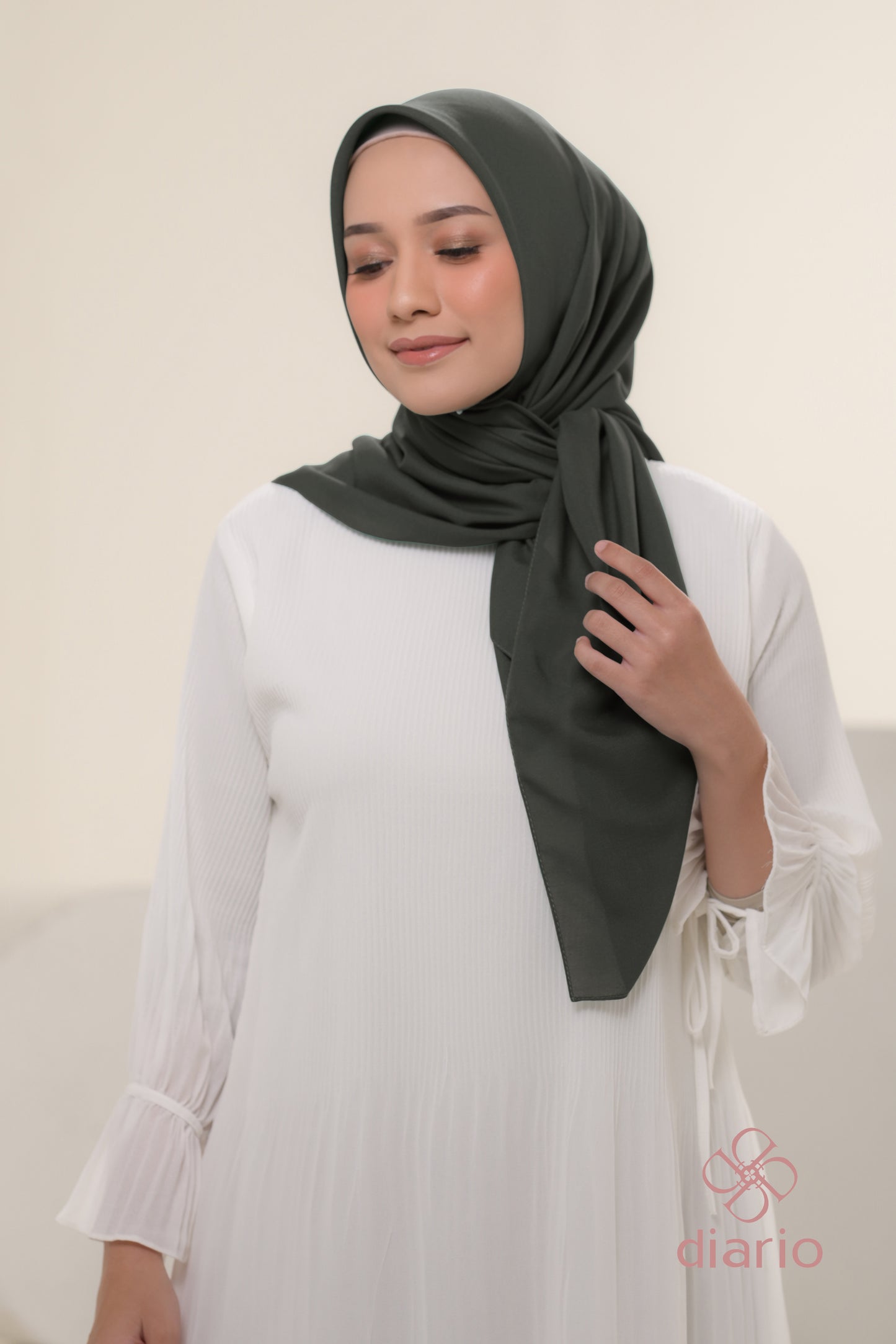 Diario - Kerudung Segi Empat Ultrafine Plain Scarf Voal Green Series