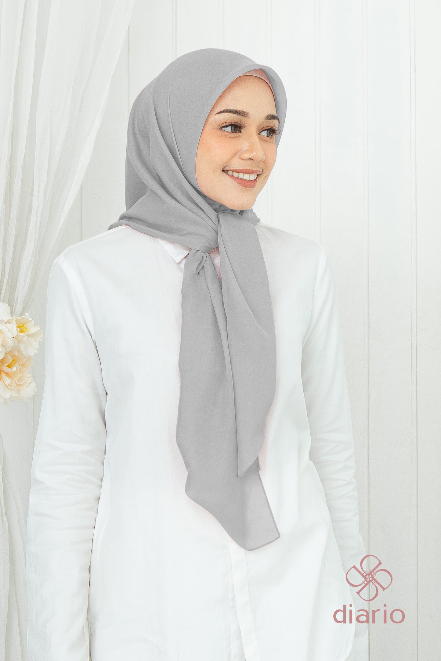 Diario - Kerudung Segi Empat Ultrafine Plain Scarf Grey Series