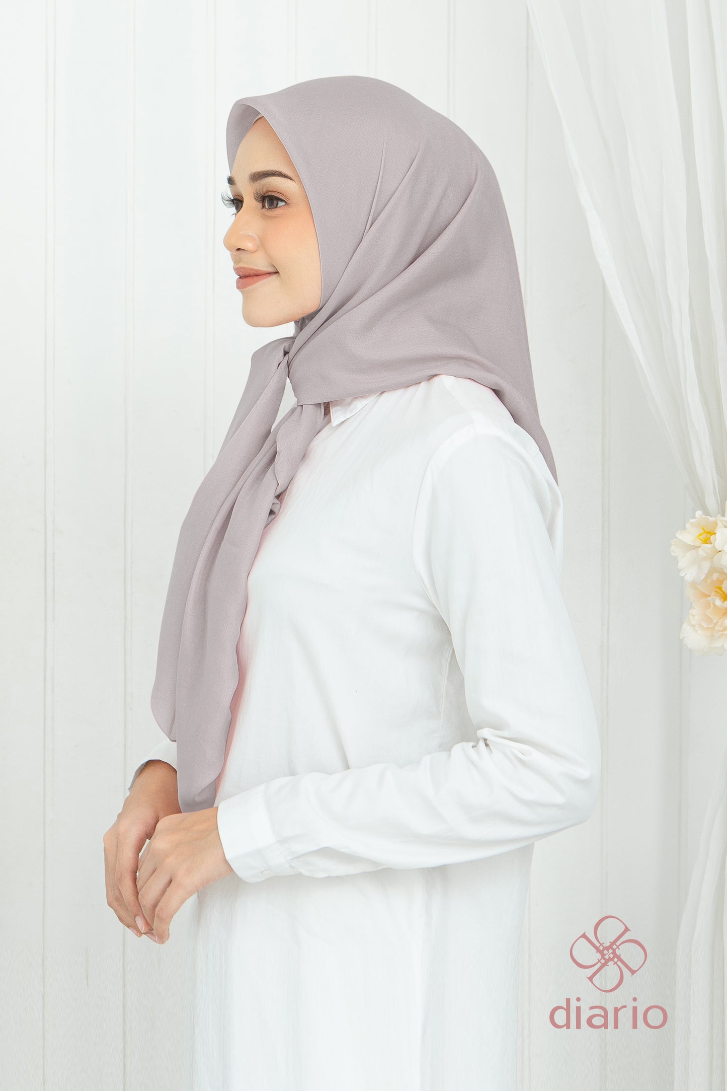 Diario - Kerudung Segi Empat Ultrafine Plain Scarf Grey Series