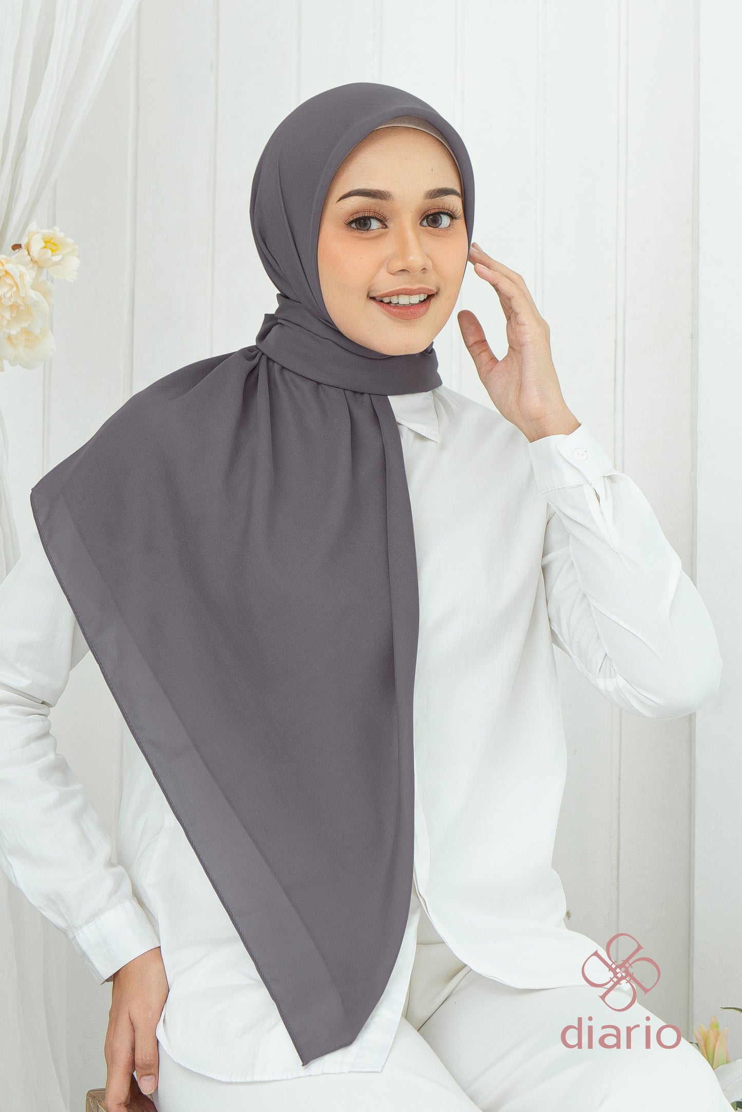 Diario - Kerudung Segi Empat Ultrafine Plain Scarf Grey Series