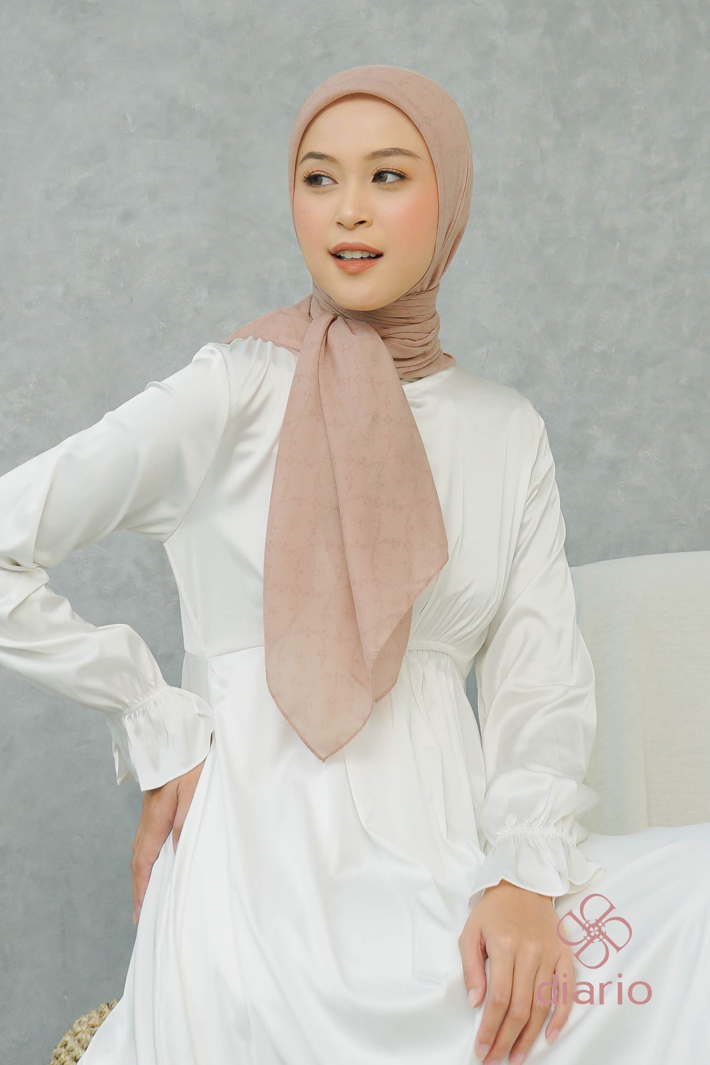 Diario - Ultrafine Ileana Scarf Kerudung Segi Empat