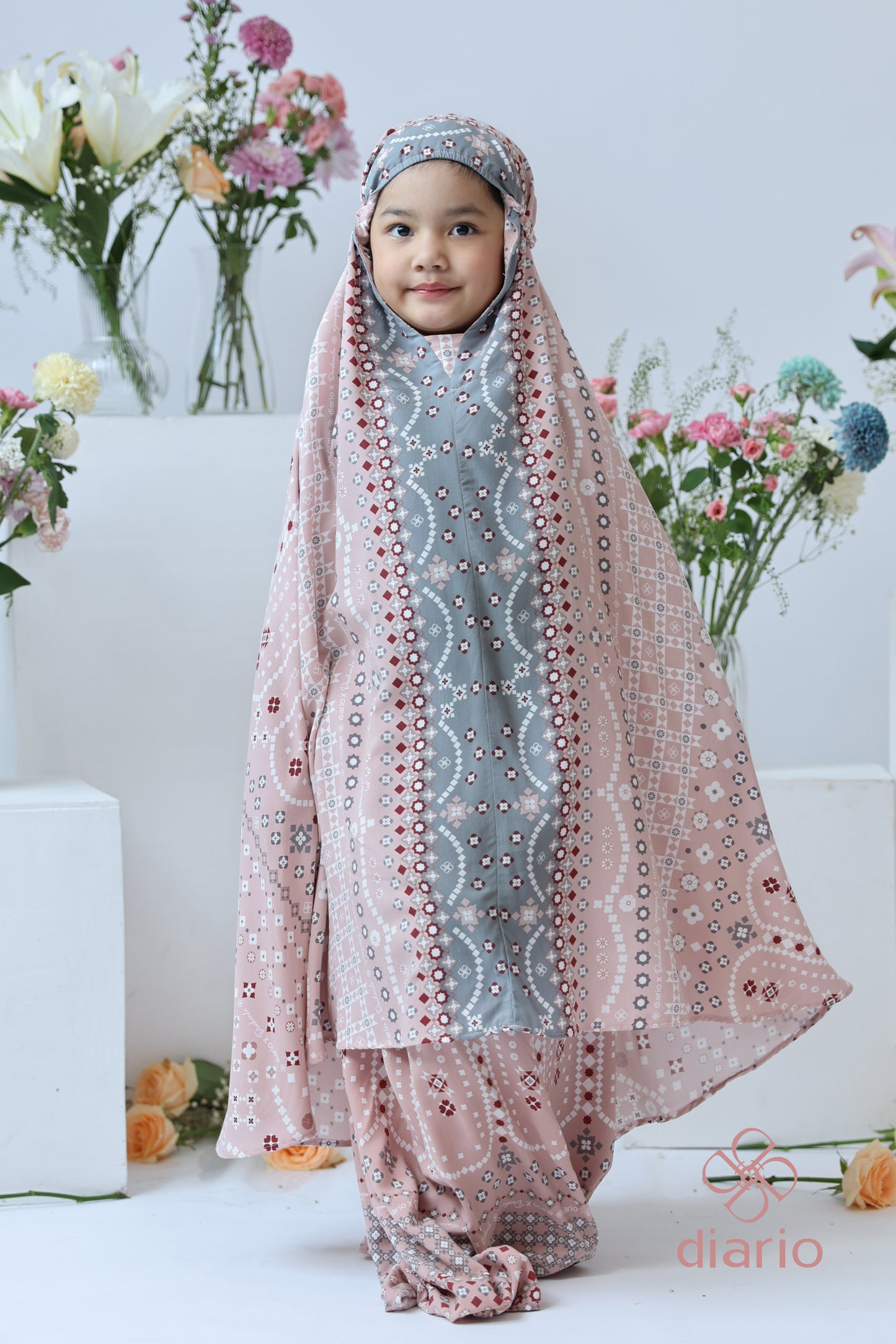 Diario x Dwihanda - Mukena Sejiwa Kids Free Sejadah Travel