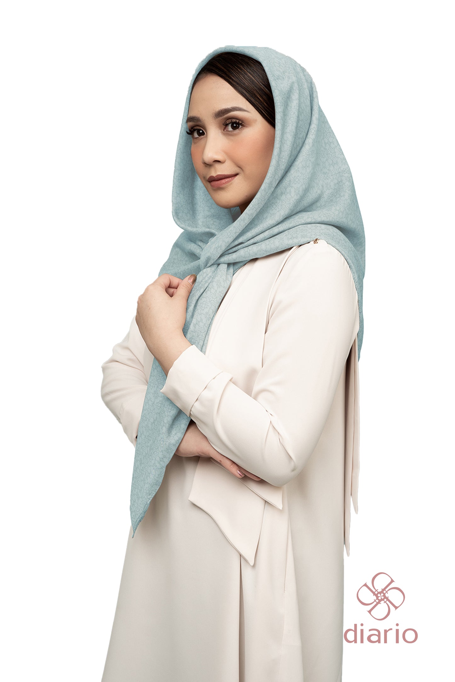 Diario x Nagita Slavina - Ultrafine Winter Plain Scarf Kerudung Segi Empat