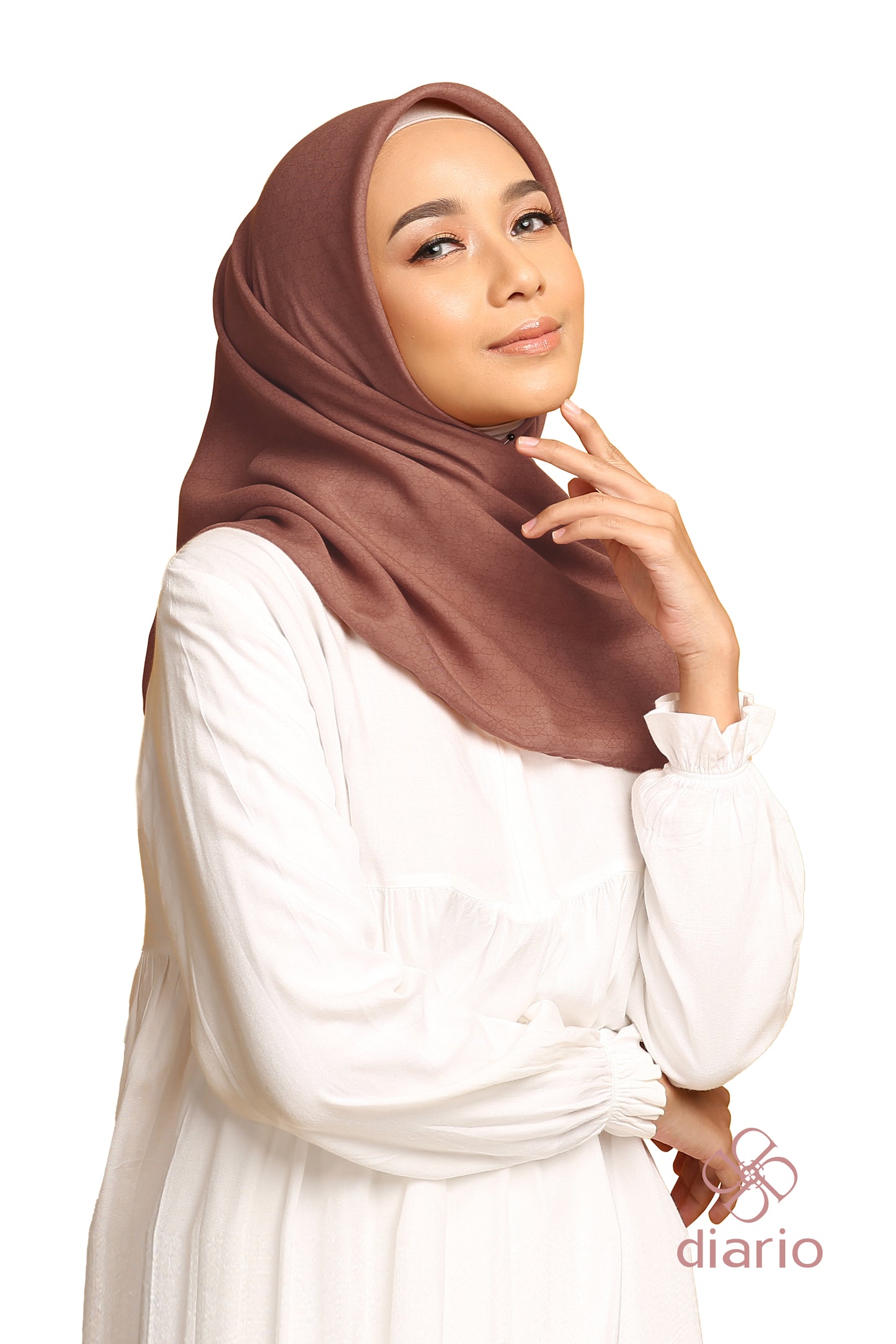 Diario x Nagita Slavina - Ultrafine Travel Series Plain Scarf Kerudung Segi Empat