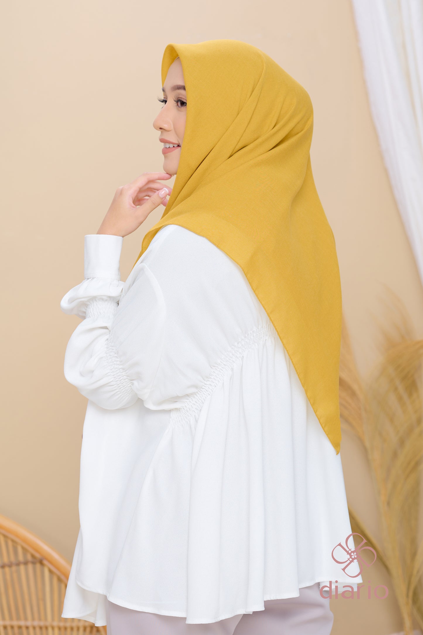 Diario - Kerudung Segi Empat Paris Premium Plain Scarf