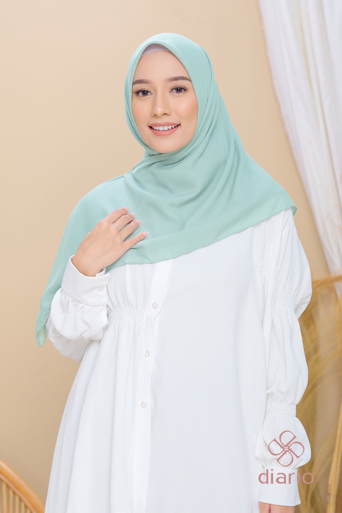 Diario - Kerudung Segi Empat Paris Premium Plain Scarf