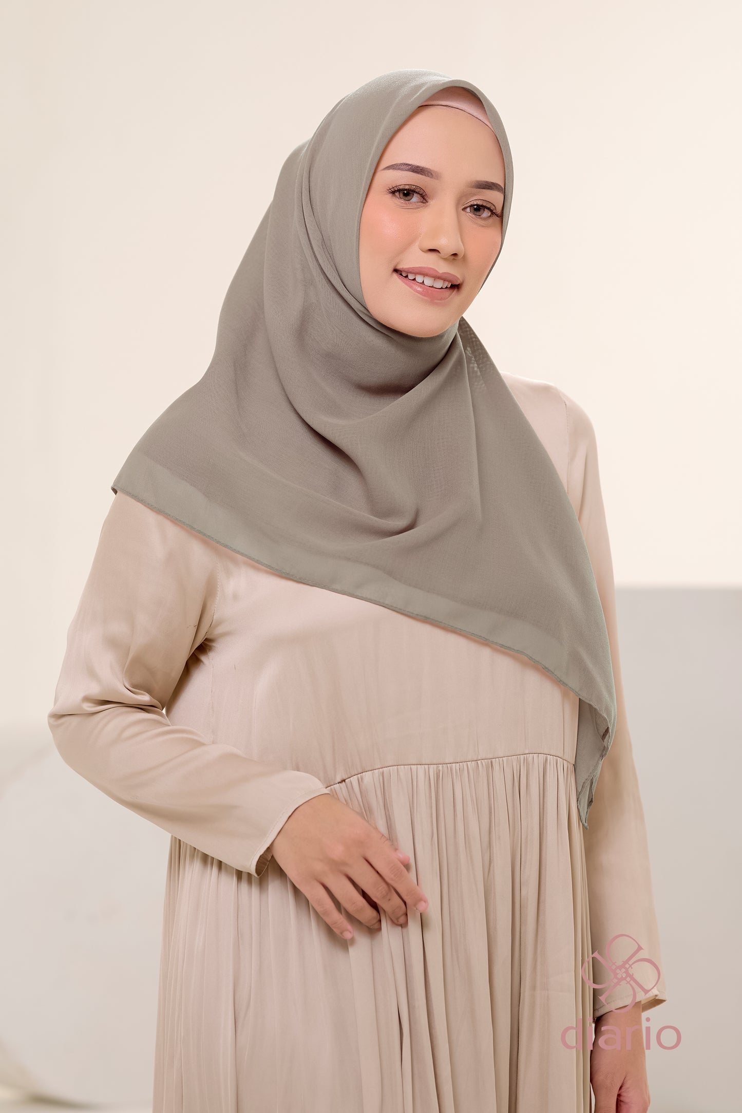 Diario - Kerudung Segi Empat Ultrafine Plain Scarf Voal Nude Series