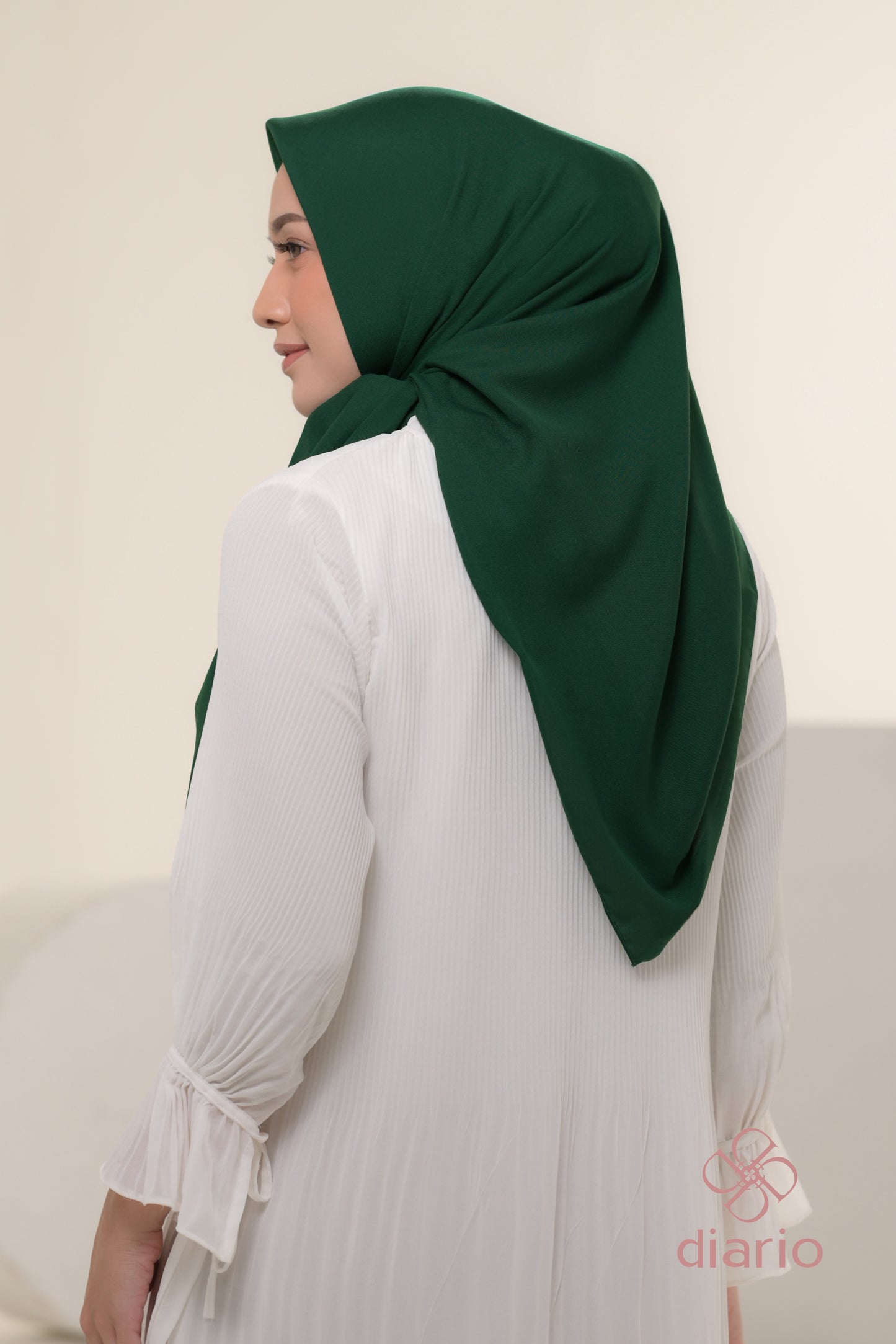 Diario - Kerudung Segi Empat Ultrafine Plain Scarf Voal Green Series