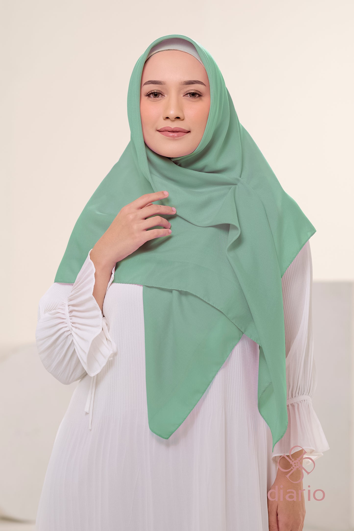 Diario - Kerudung Segi Empat Ultrafine Plain Scarf Voal Green Series