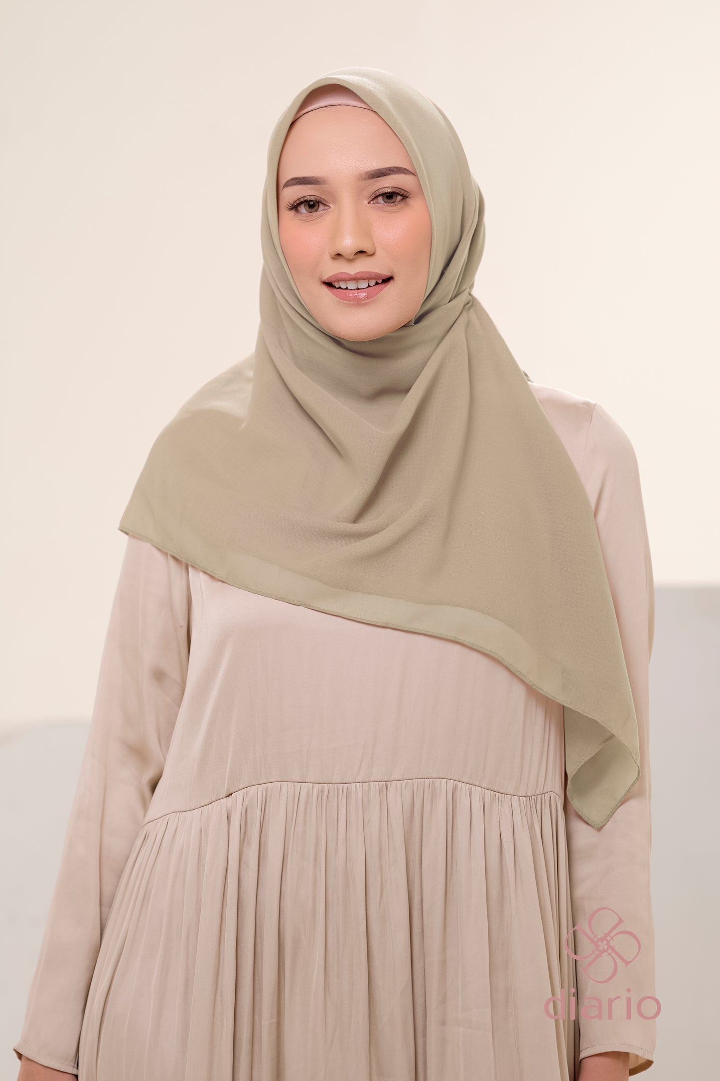 Diario - Kerudung Segi Empat Ultrafine Plain Scarf Voal Green Series