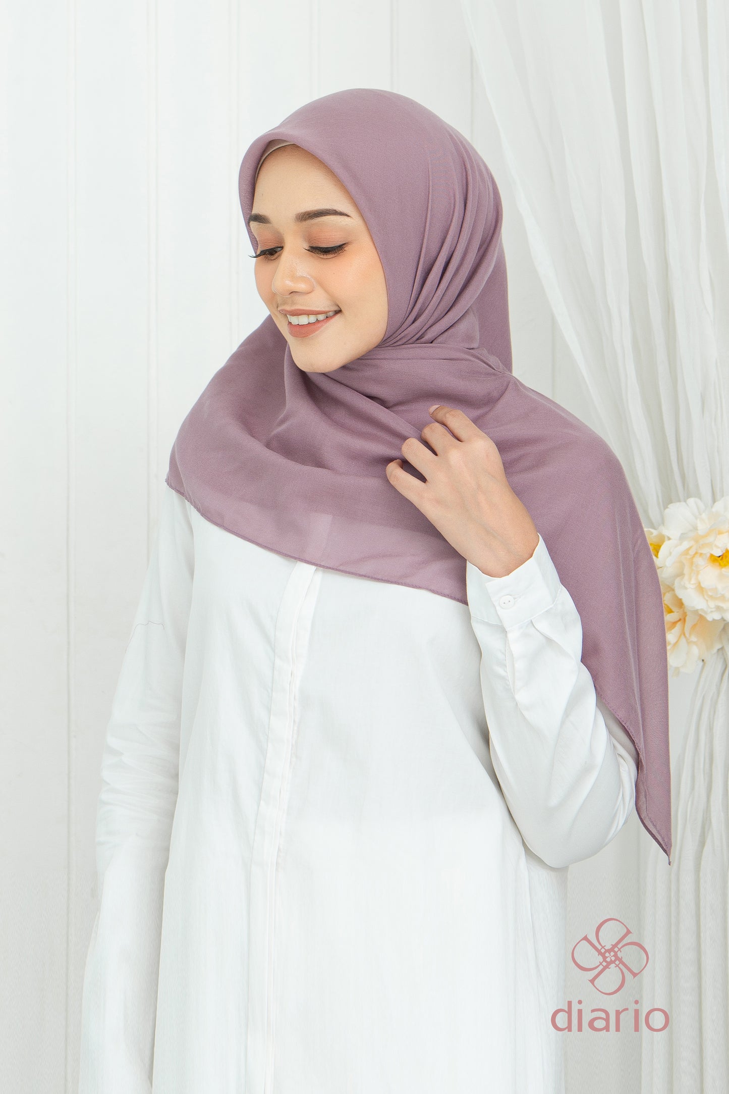 Diario - Kerudung Segi Empat Ultrafine Plain Scarf Purple Series