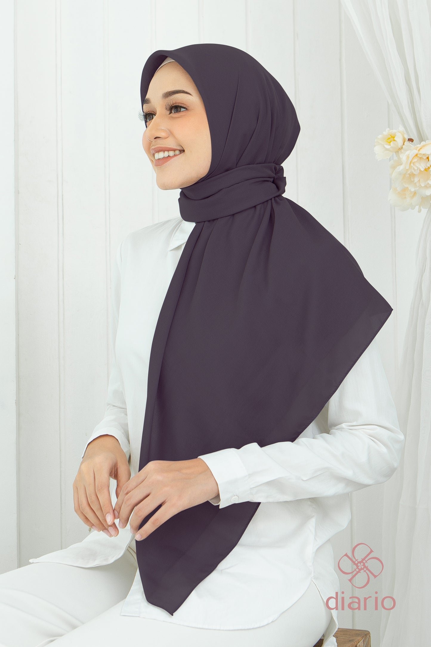 Diario - Kerudung Segi Empat Ultrafine Plain Scarf Purple Series