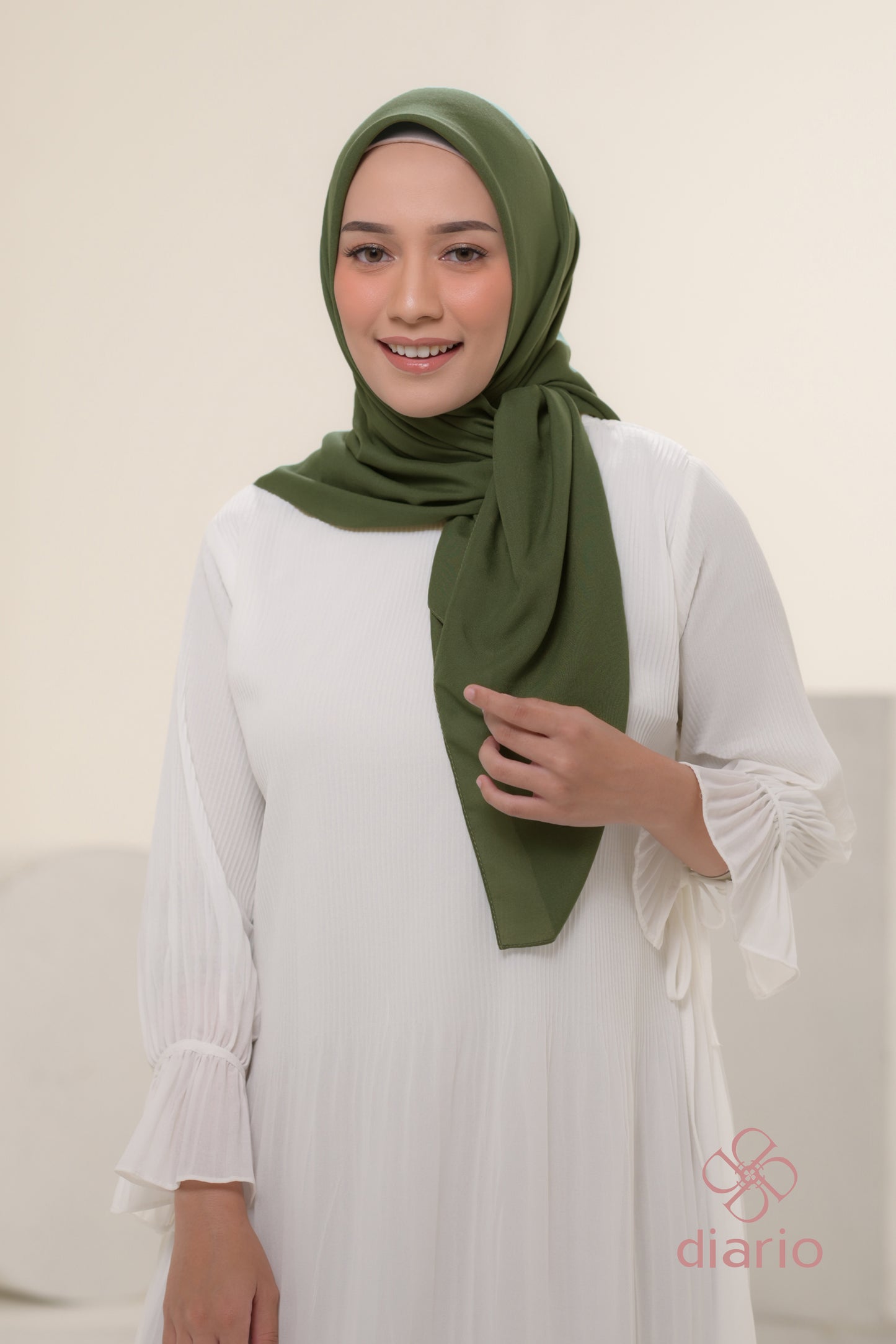 Diario - Kerudung Segi Empat Sahara Plain Scarf