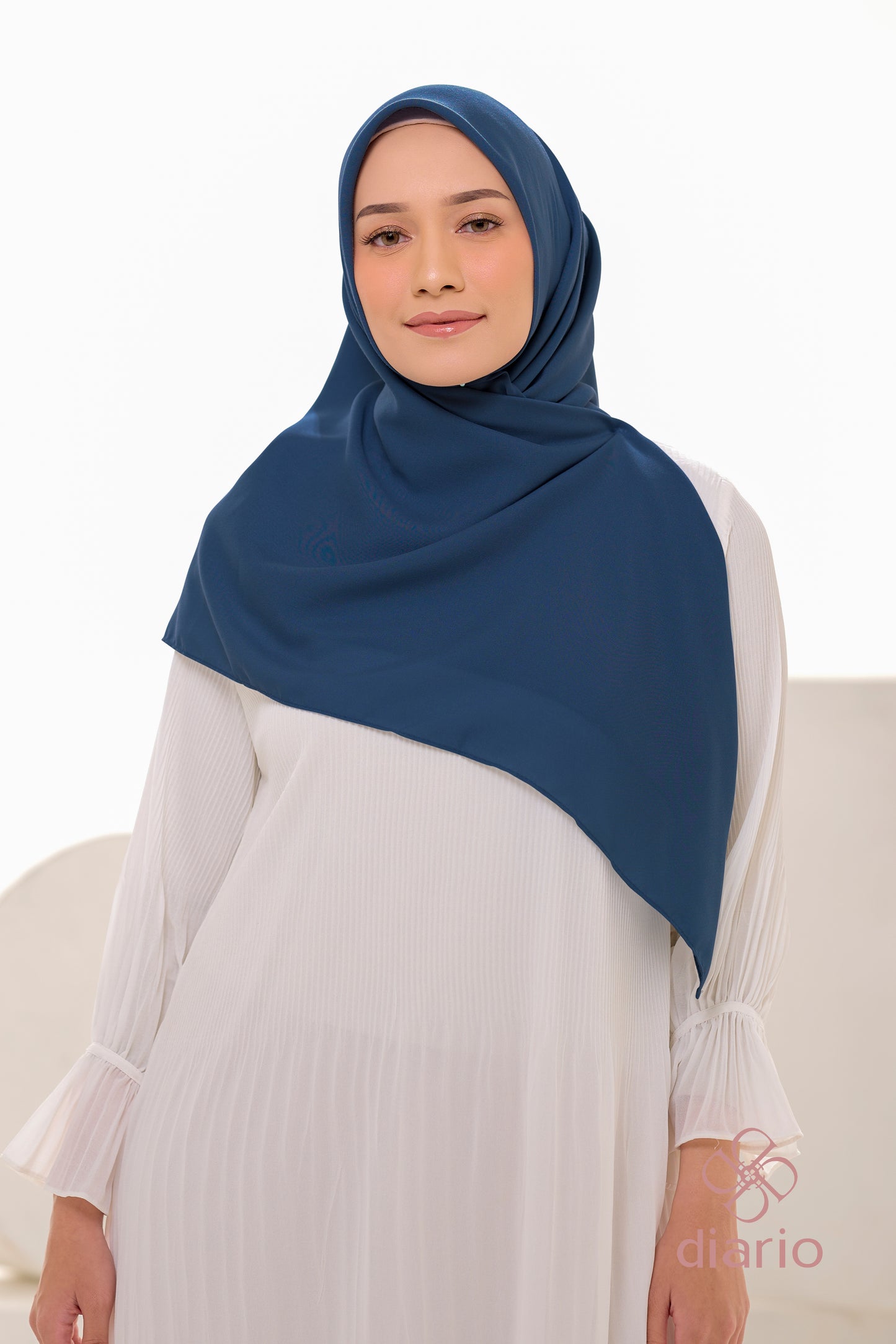 Diario - Kerudung Segi Empat Sahara Plain Scarf