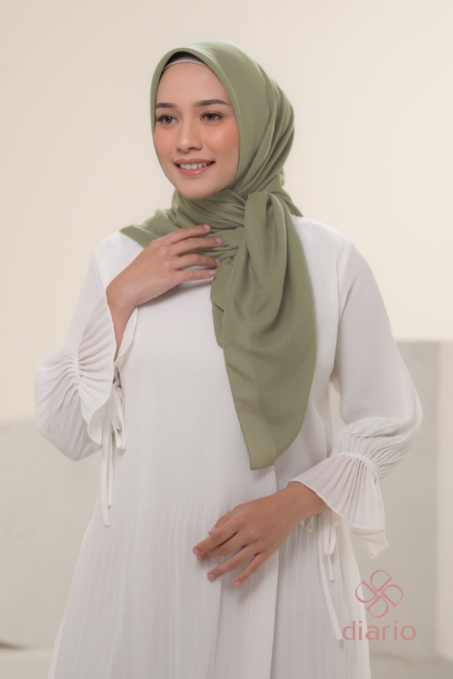 Diario - Kerudung Segi Empat Sahara Plain Scarf