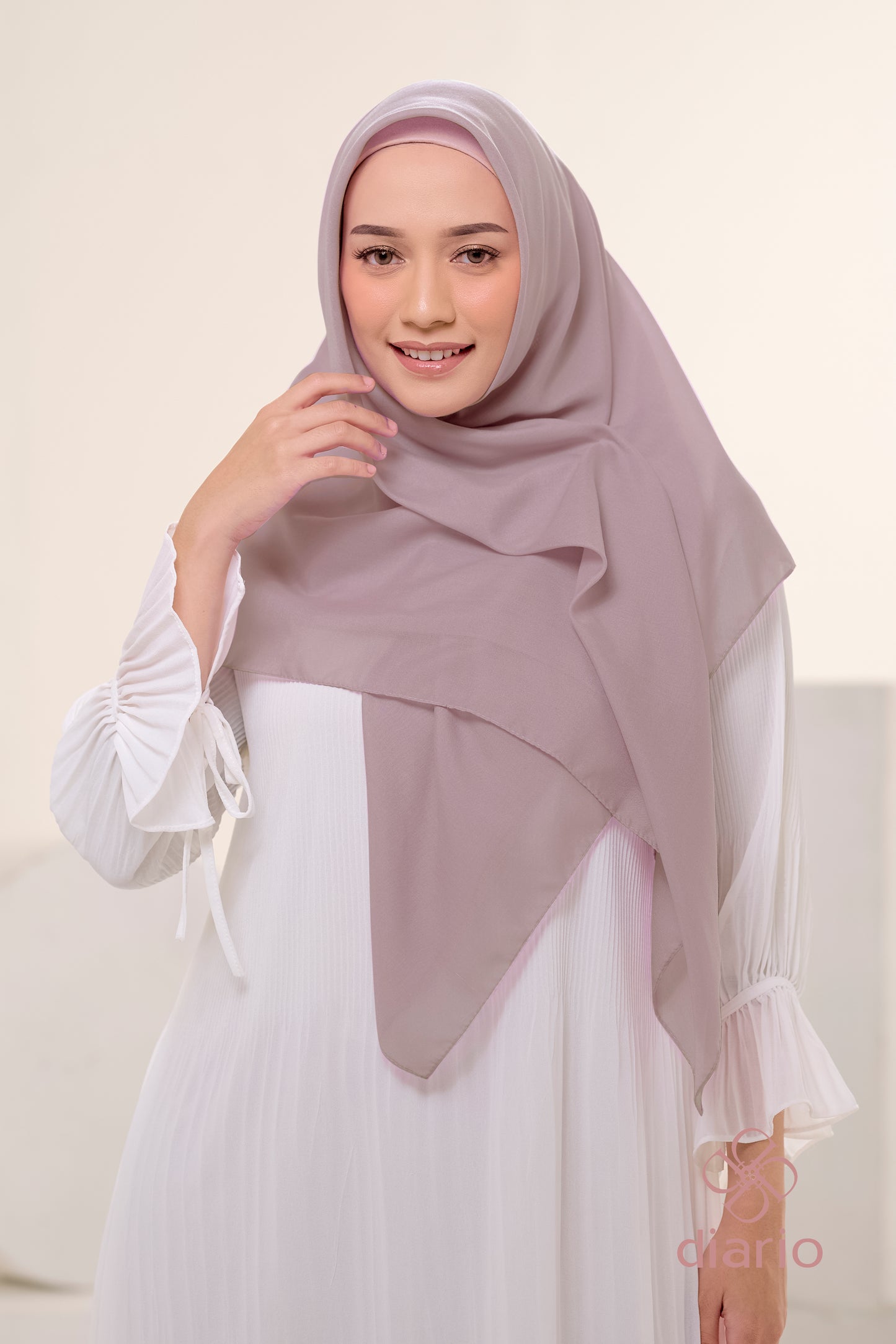 Diario - Kerudung Segi Empat Sahara Plain Scarf