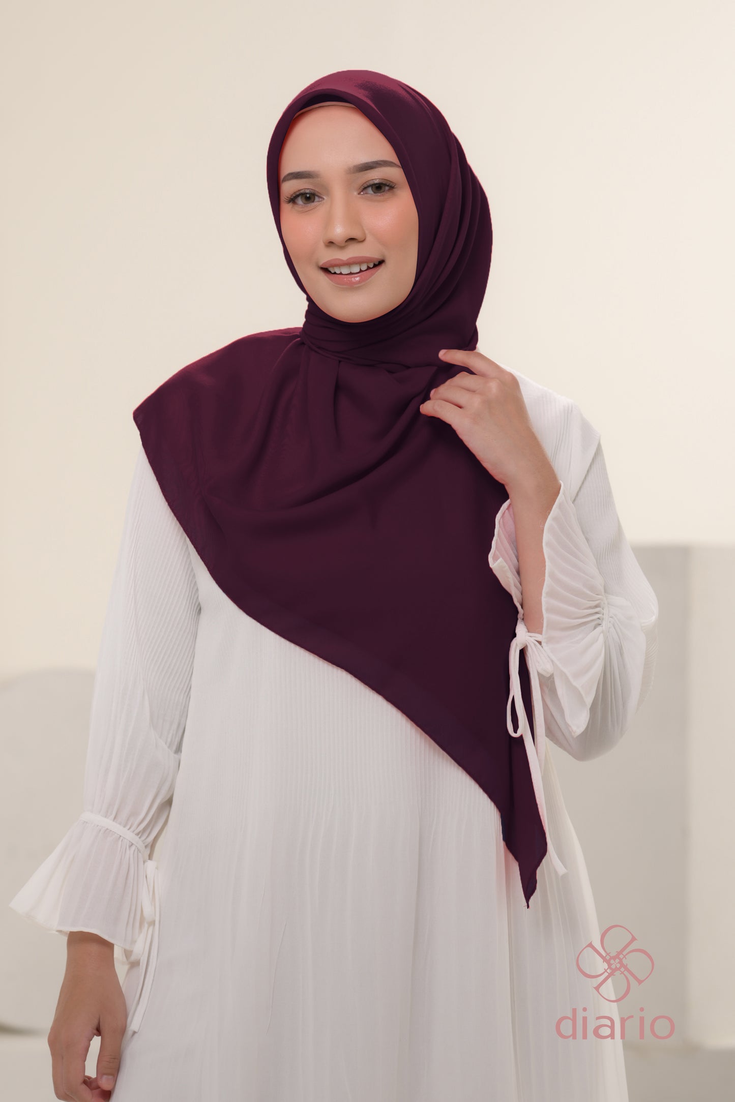 Diario - Kerudung Segi Empat Sahara Plain Scarf