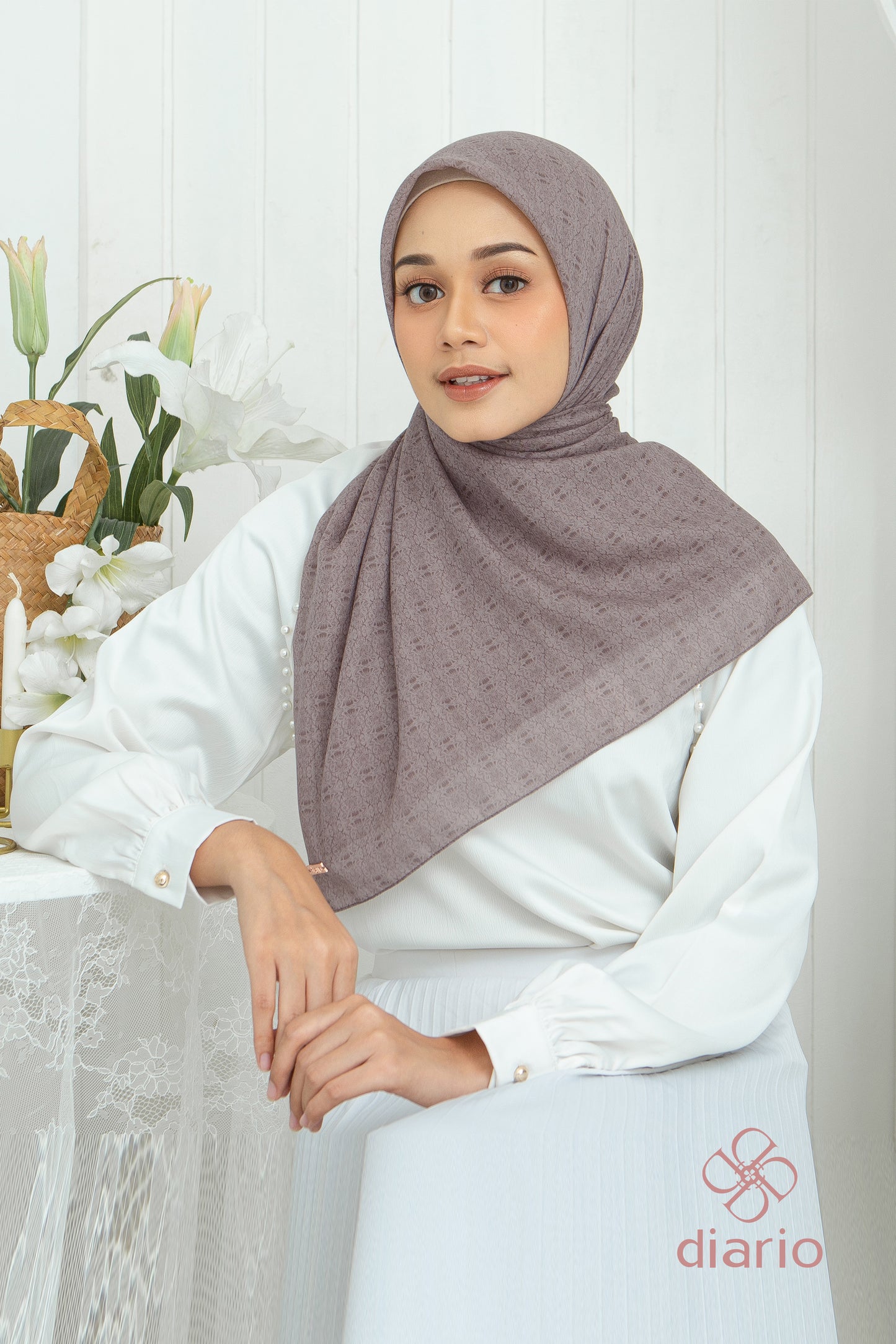 Diario - Ultrafine Zea Scarf Kerudung Segi Empat