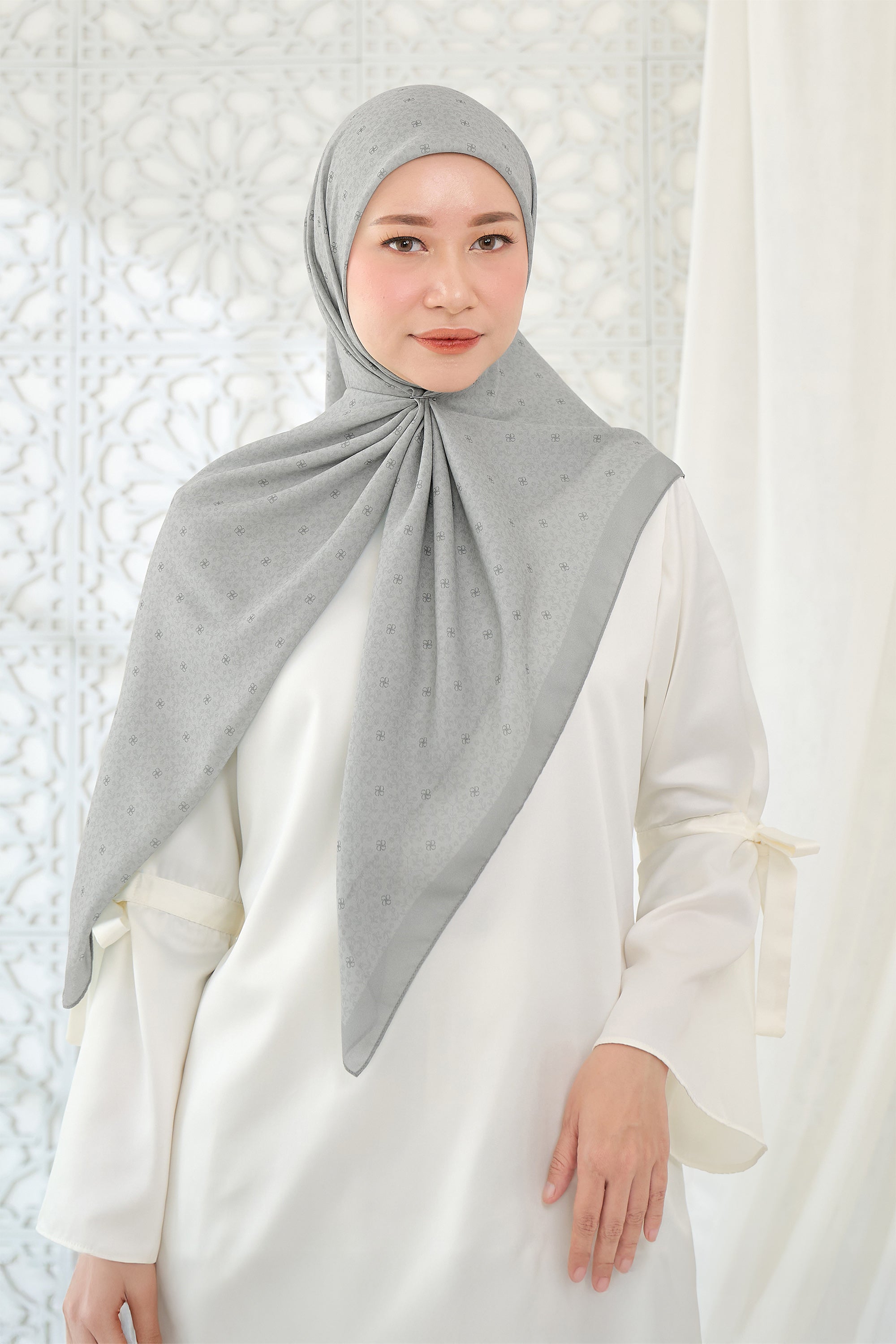 Ultrafine Naura Scarf Kerudung Segi Empat