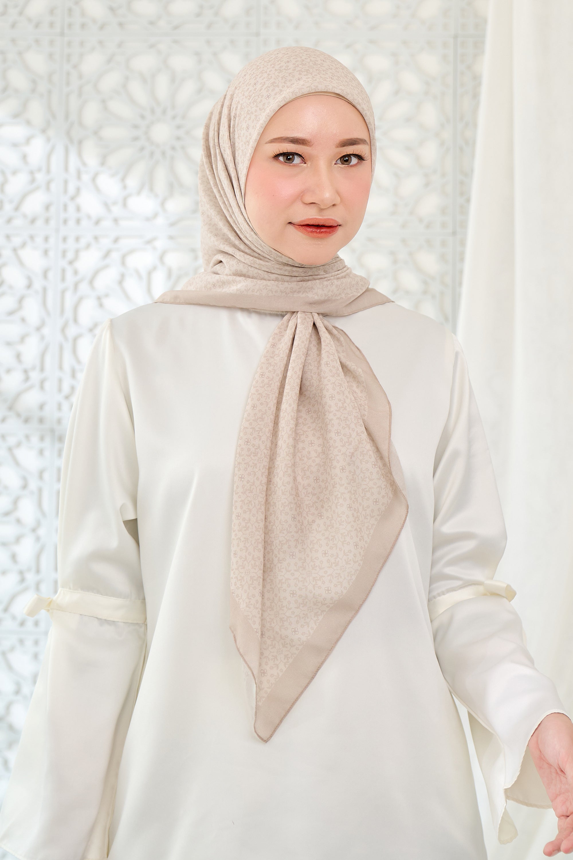 Ultrafine Naura Scarf Kerudung Segi Empat