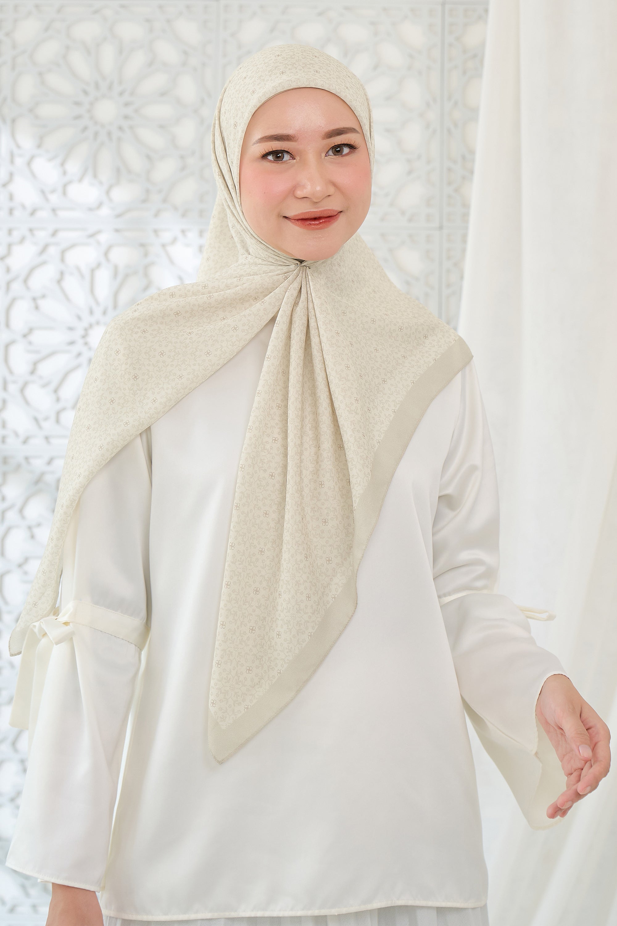 Ultrafine Naura Scarf Kerudung Segi Empat