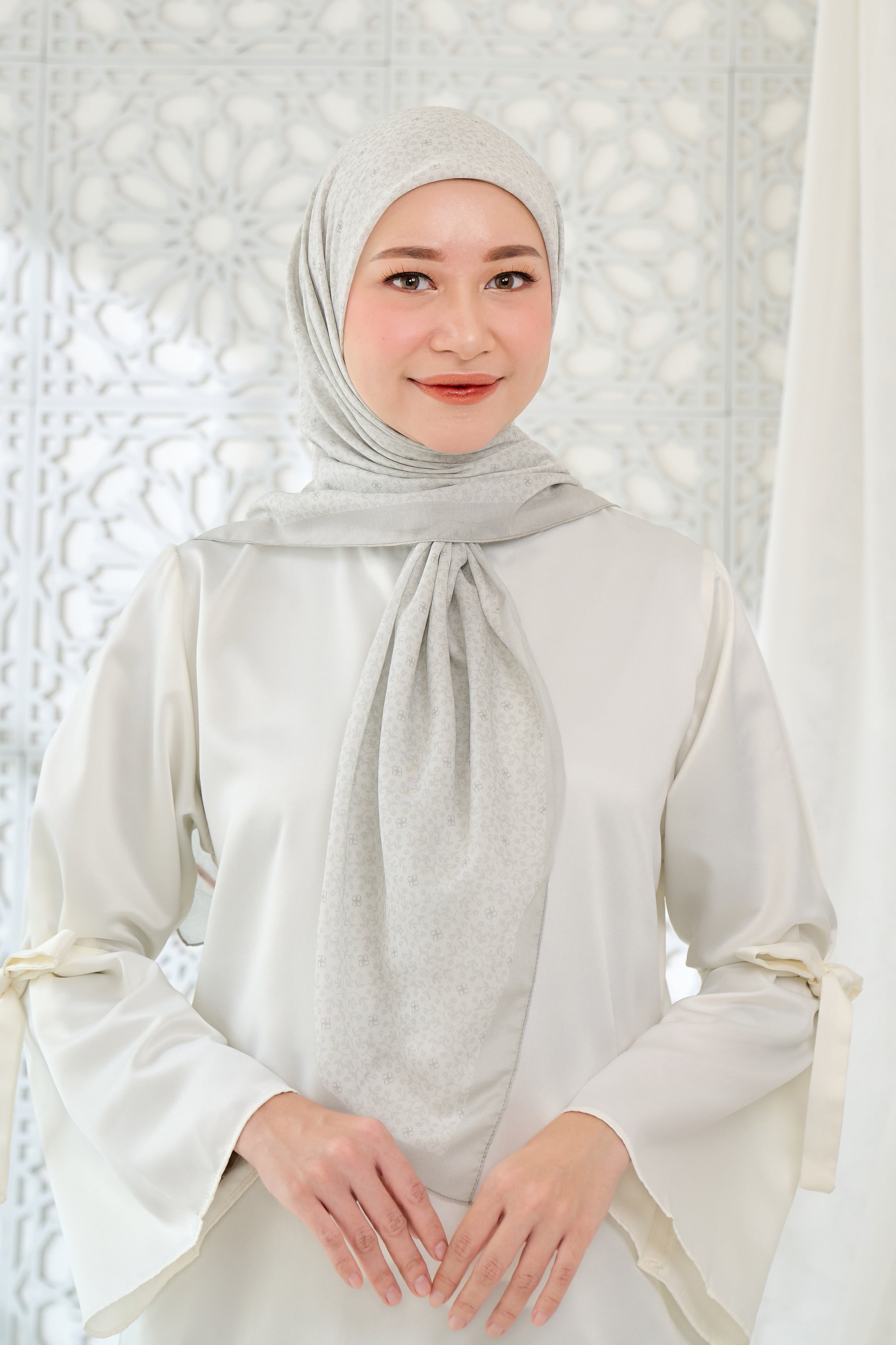 Ultrafine Naura Scarf Kerudung Segi Empat