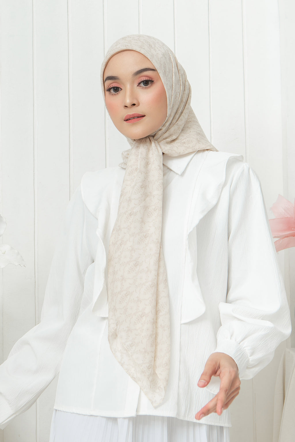 Diario - Ultrafine Adena Scarf Kerudung Segi Empat