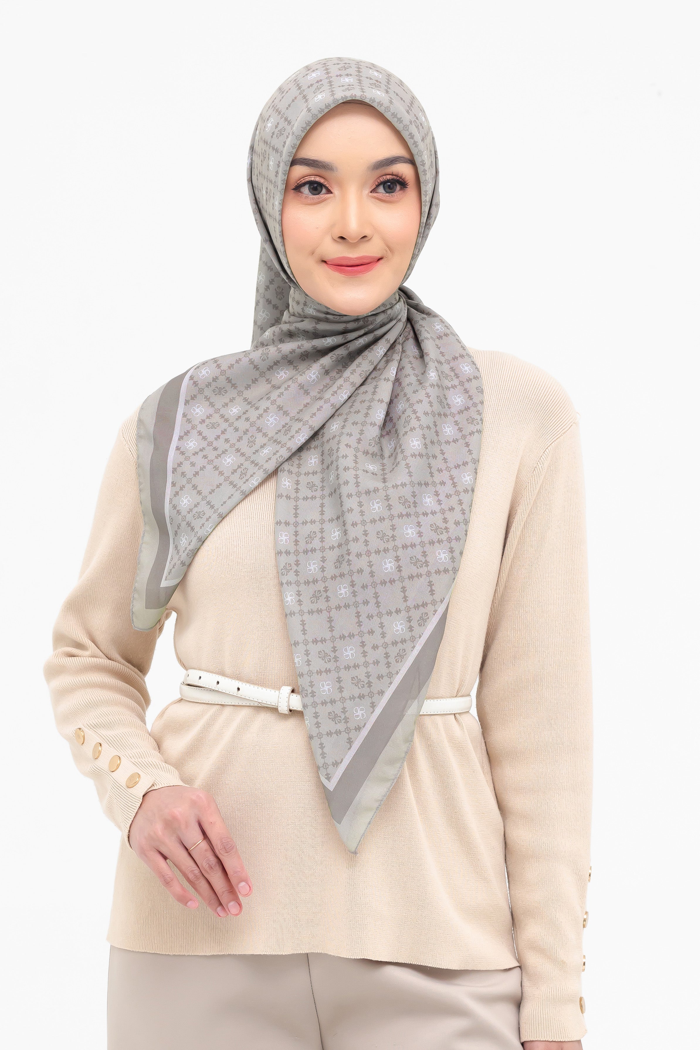 Ultrafine Aisha Scarf Kerudung Segi Empat