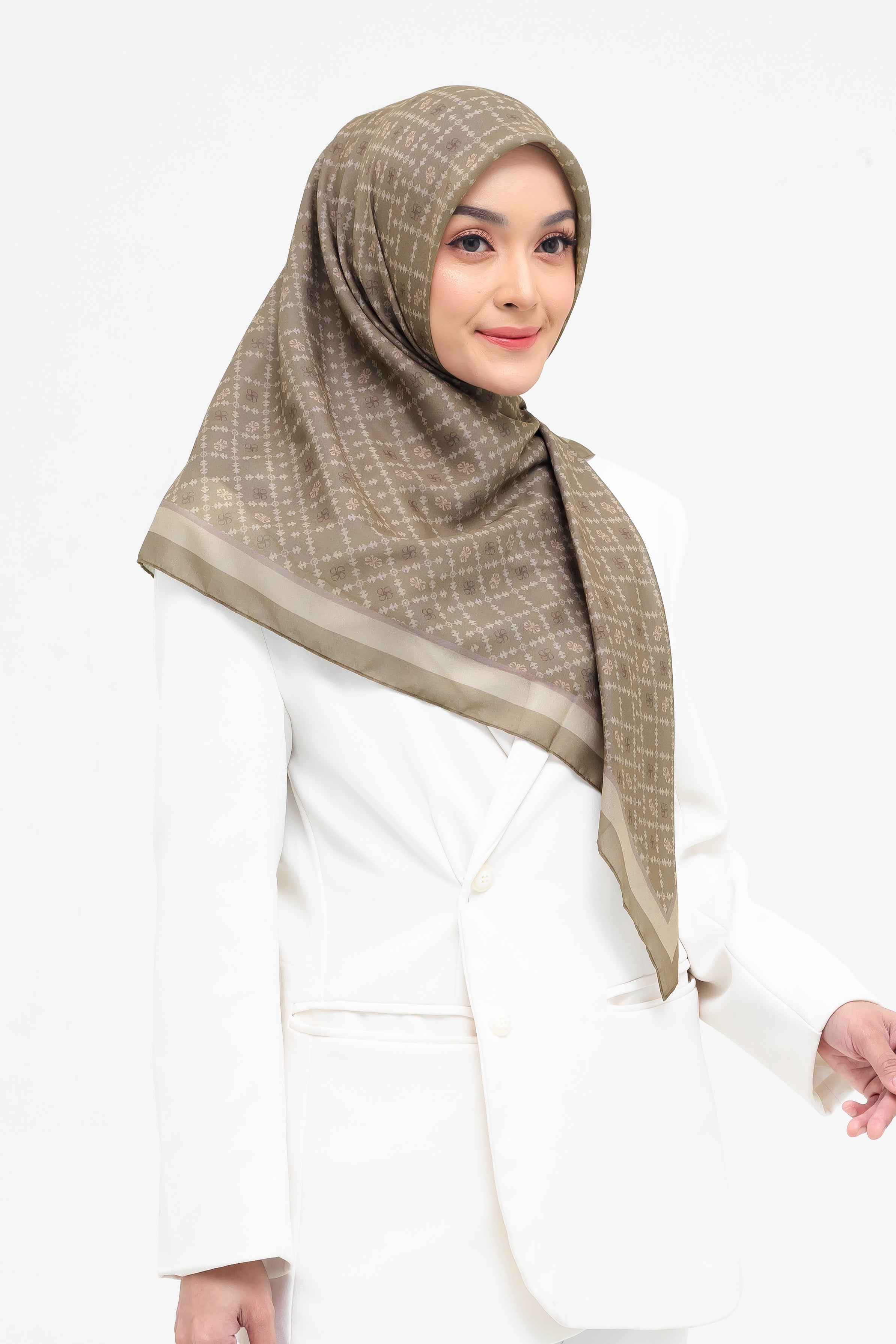 Ultrafine Aisha Scarf Kerudung Segi Empat