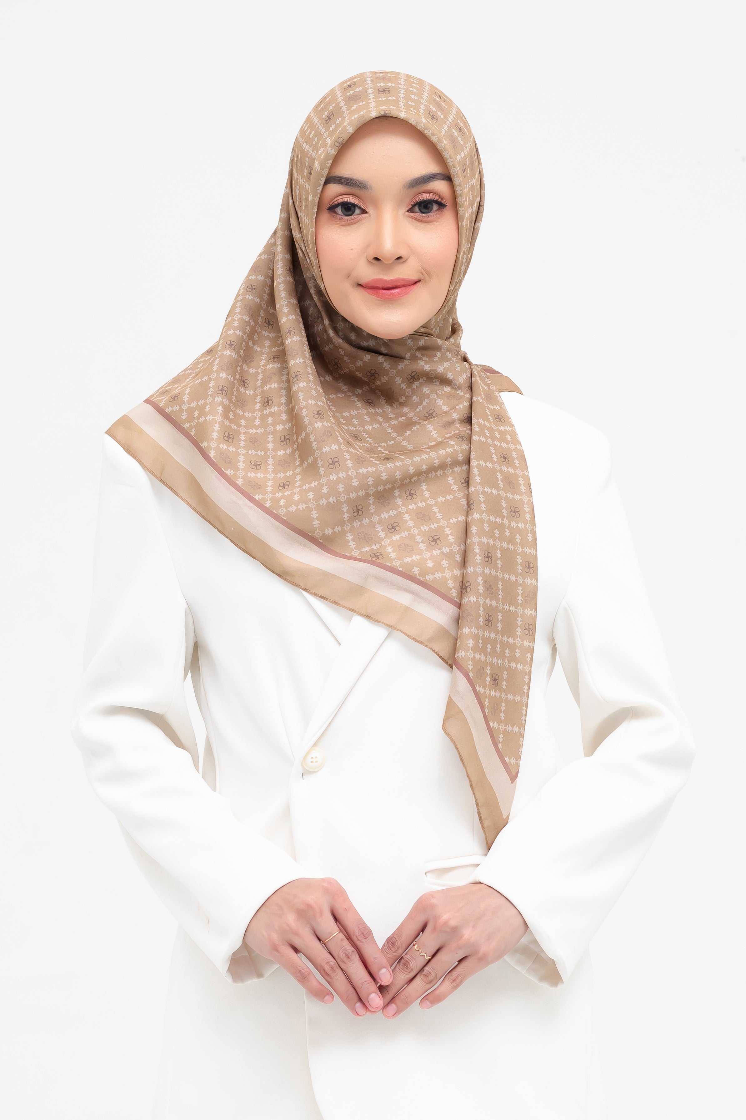 Ultrafine Aisha Scarf Kerudung Segi Empat