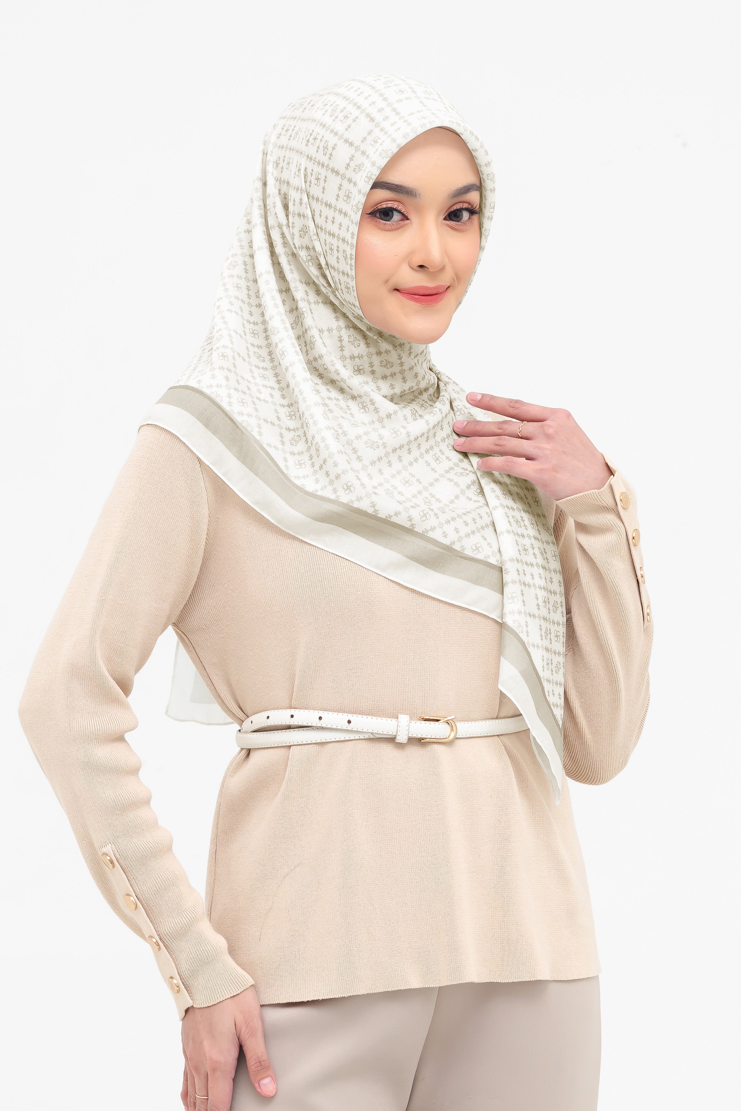Ultrafine Aisha Scarf Kerudung Segi Empat